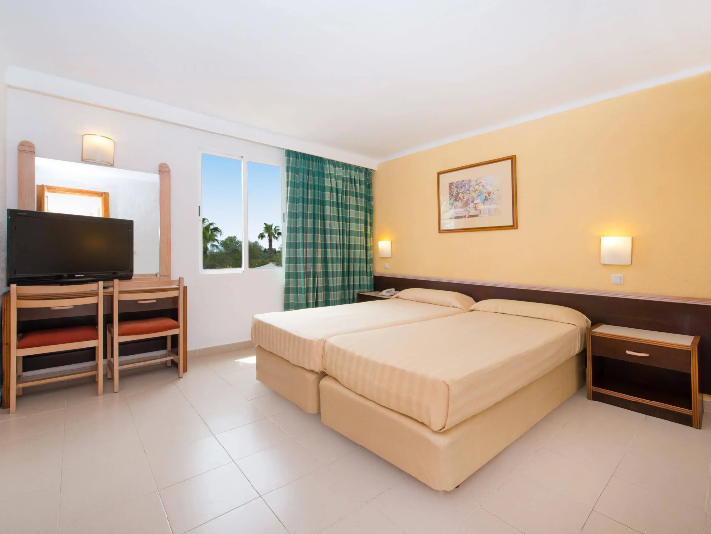 Отель Iberostar Waves Cala Domingos