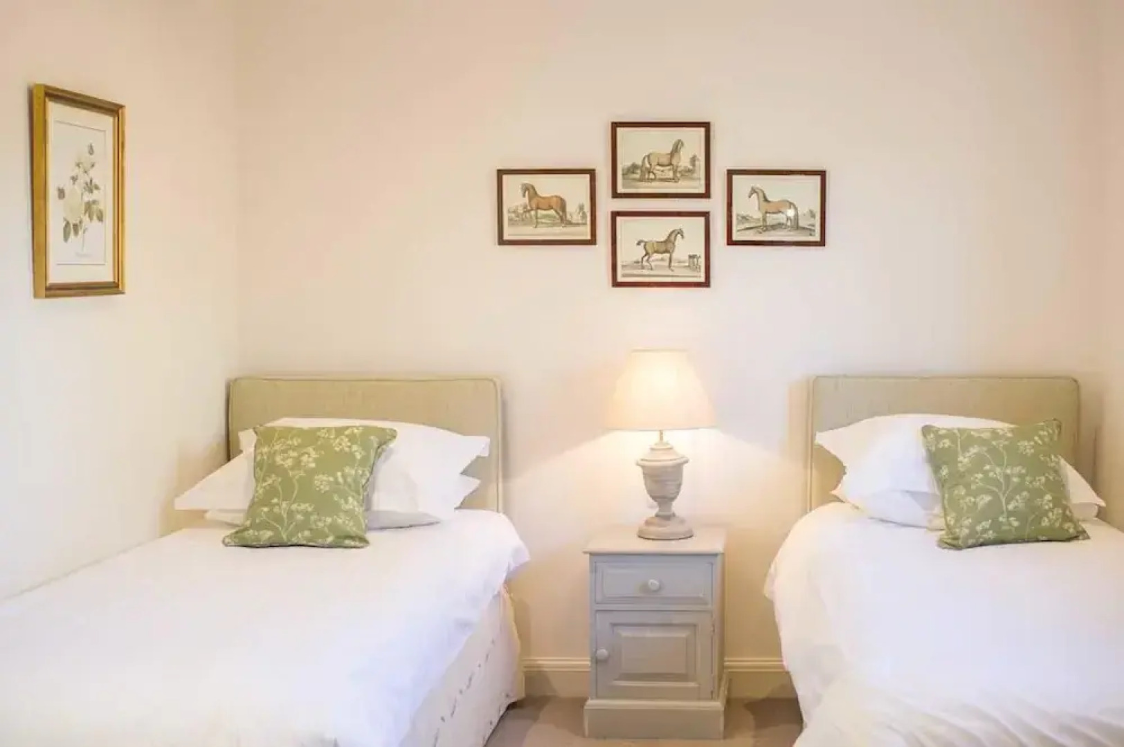Cowdray Holiday Cottages