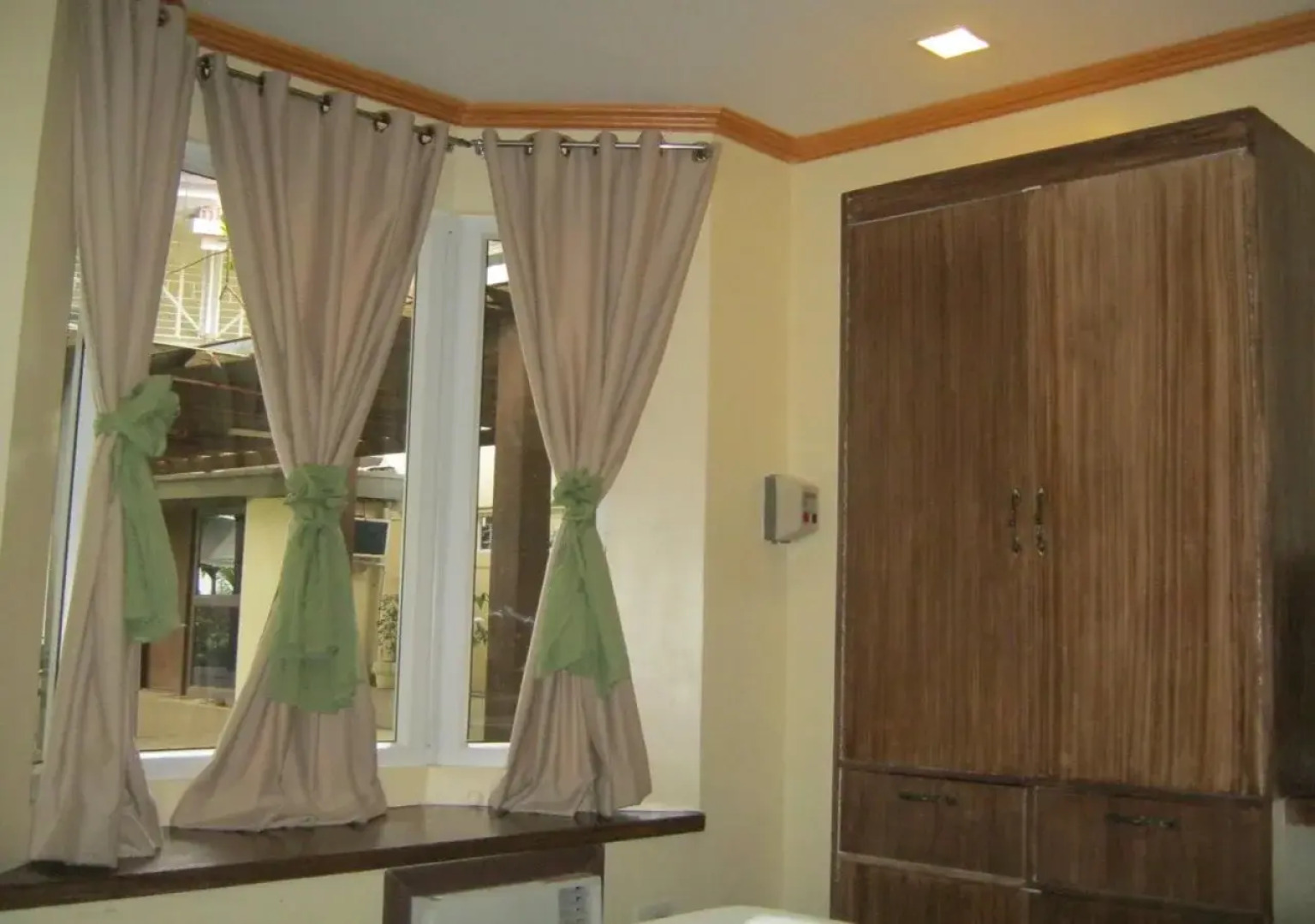 Sikatuna Beach Hotel