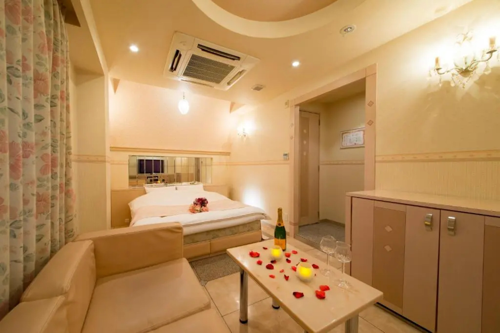 HOTEL THE i Adult only