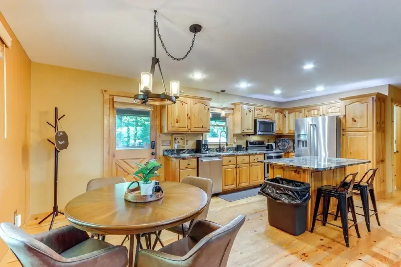 Deck & Private Hot Tub: Cabin in Ellijay!