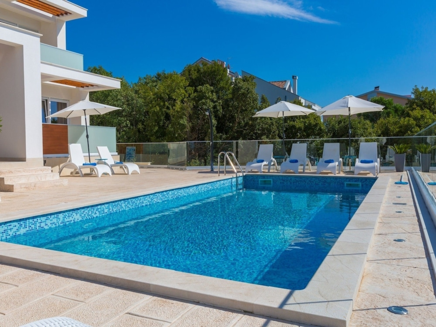 Amazing Villa Apartment With Pool Near the Beach
