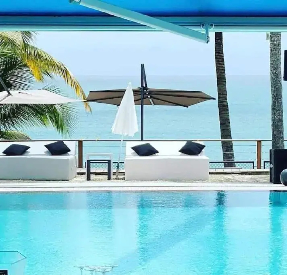 Appartement terrasse vue mer et piscine