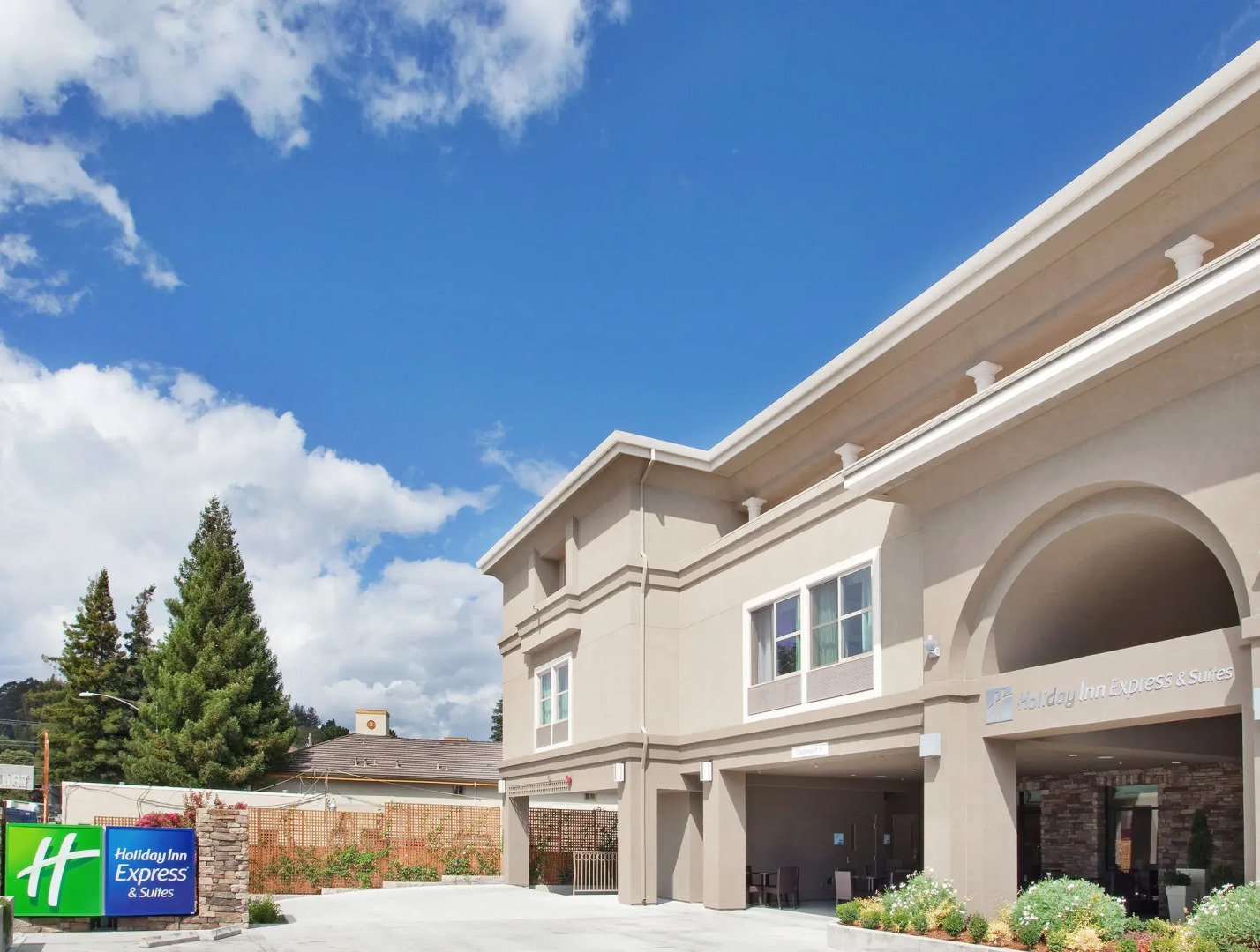 Holiday Inn Express Hotel & Suites Santa Cruz by IHG