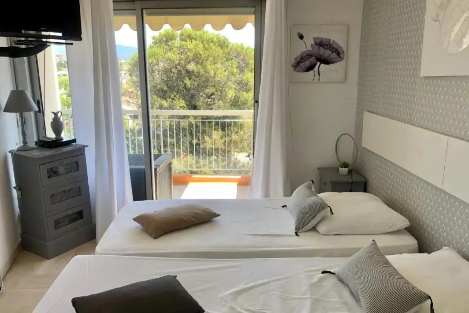 Nice 57 M In A Quiet Residence With Pool