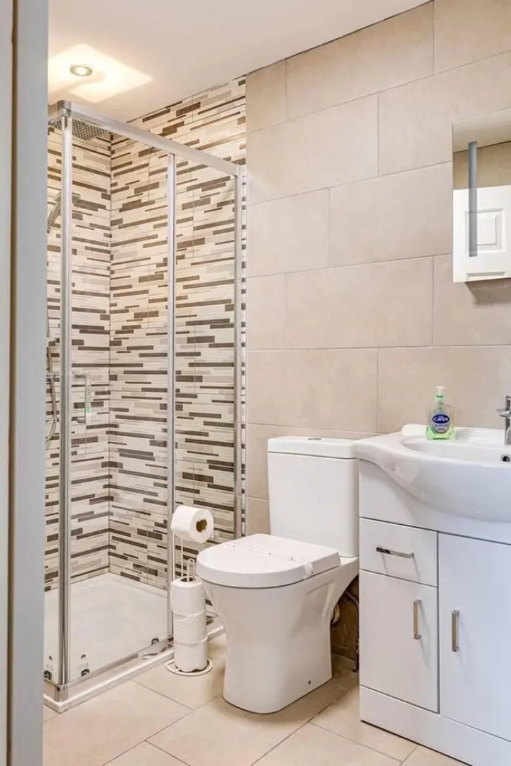 Delightful Holiday Home With sea Views and Hot Tub