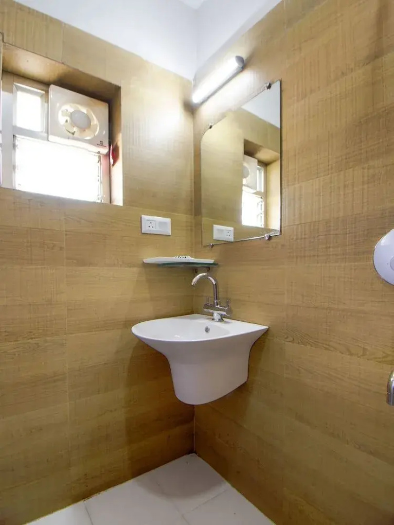 OYO 33503 Hotel Holiday international