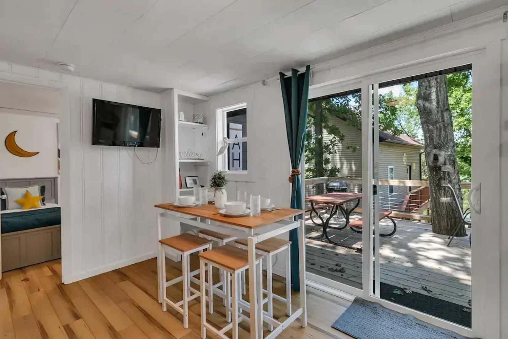 Firefly Cottage 2 Bedroom Cabin by Redawning