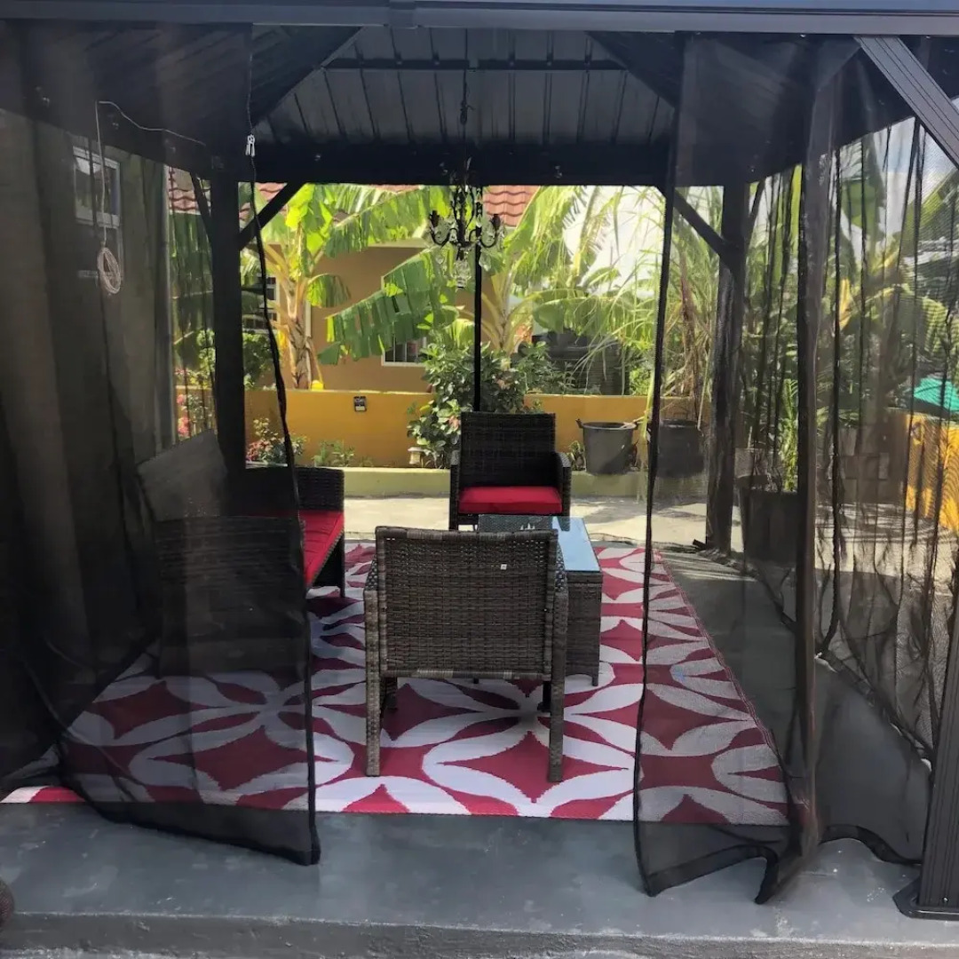 Royal Vacation Retreat