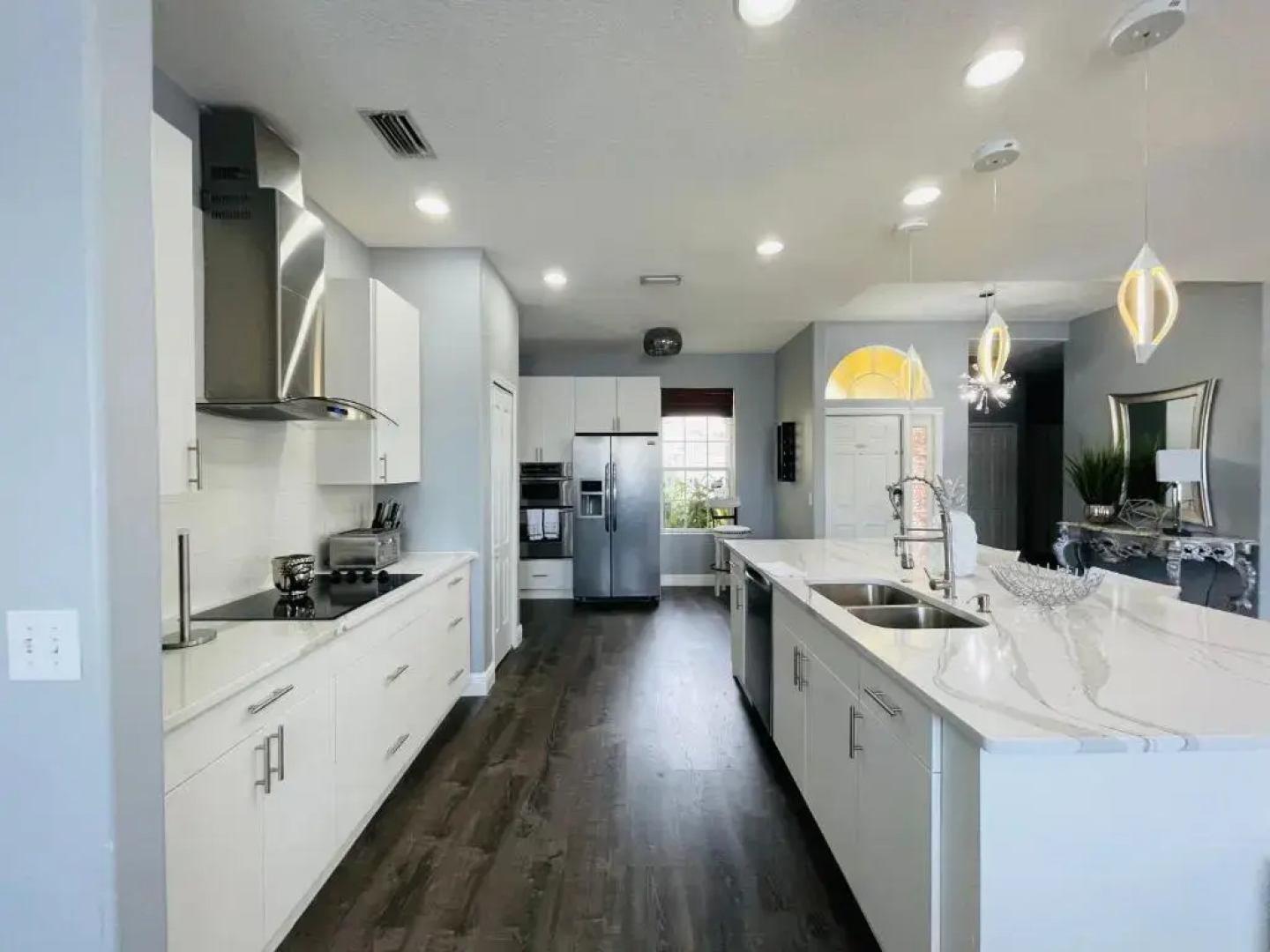 Paradise Pool Home Near IMG and Siesta Key Beach