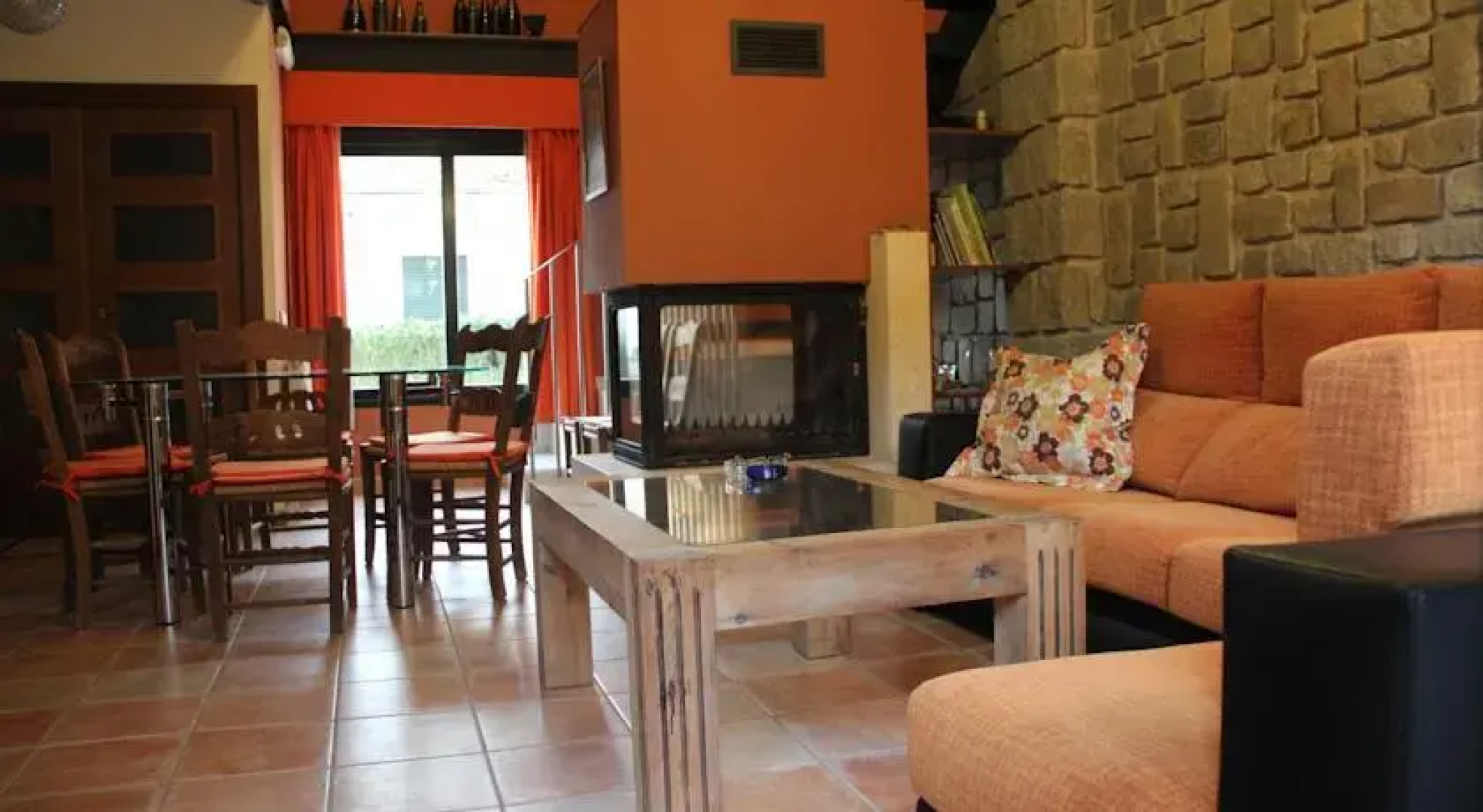 Miranevada, Casas de Montaña