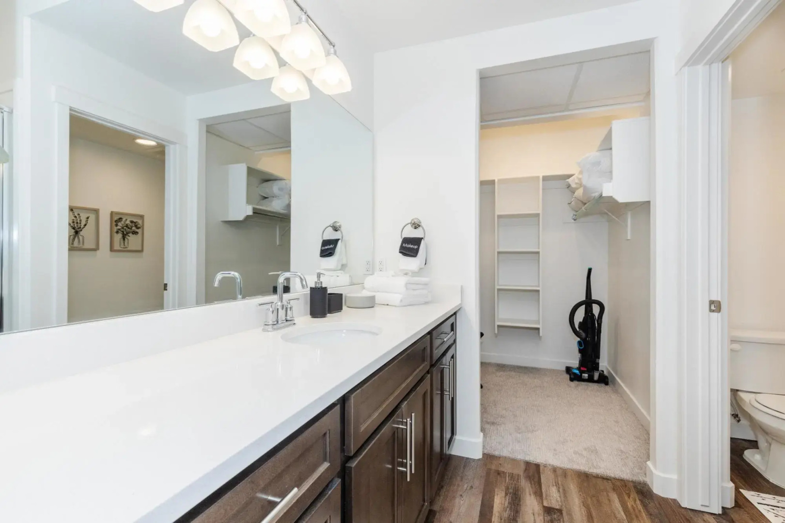 Family Friendly / Ping Pong / Trailer Parking / EV