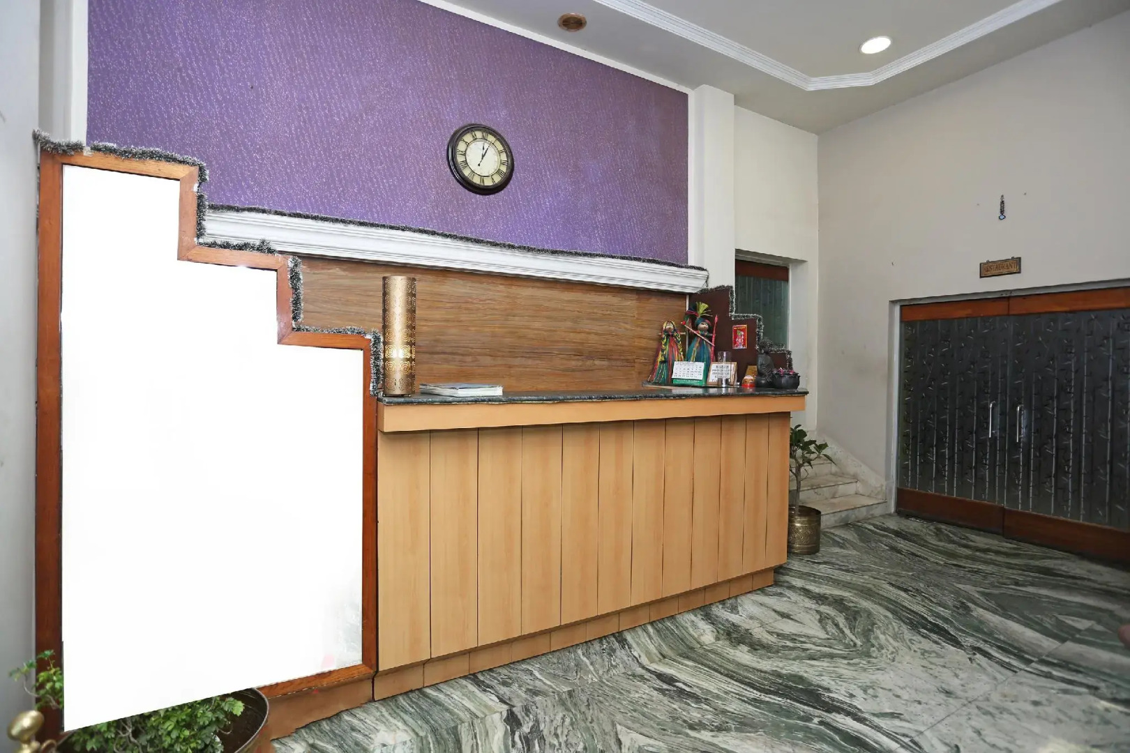 OYO 24916 Hotel Aquatic Palace