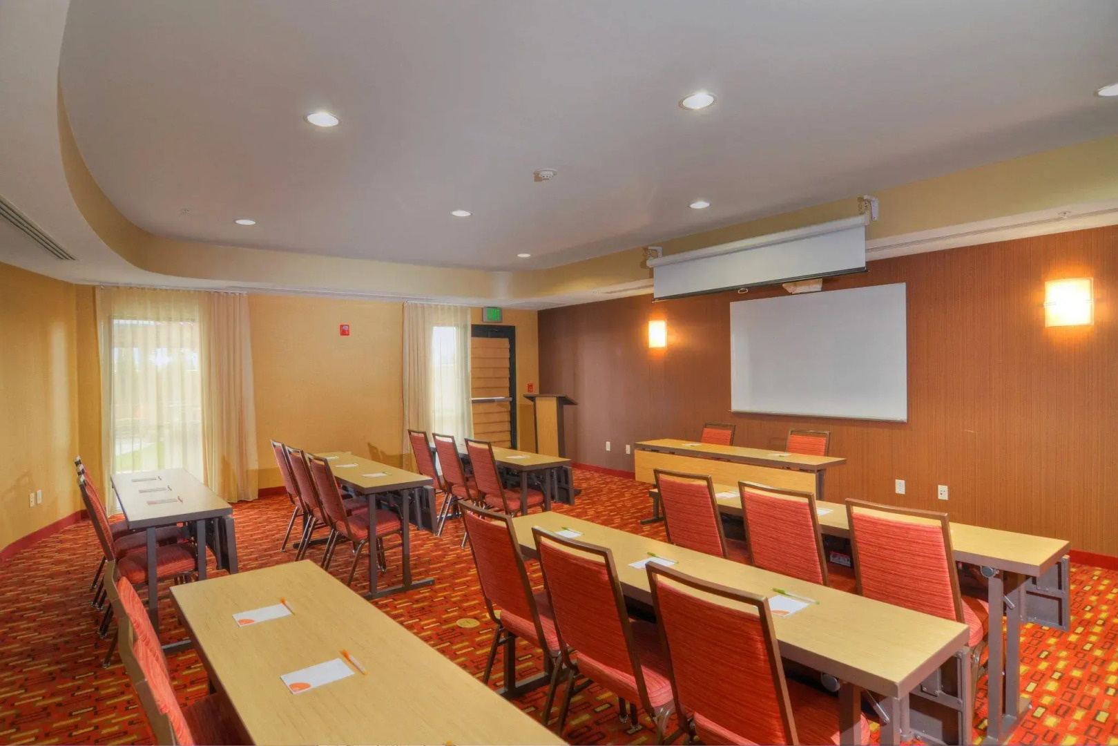 Courtyard by Marriott Medford Airport