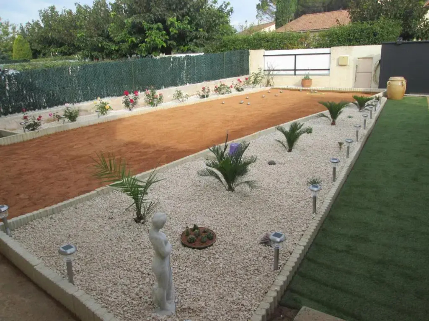 STUDIO Climatisé 4 Personnes 27 M2 + Terrasse 15 M2 + Piscine et Pétanque