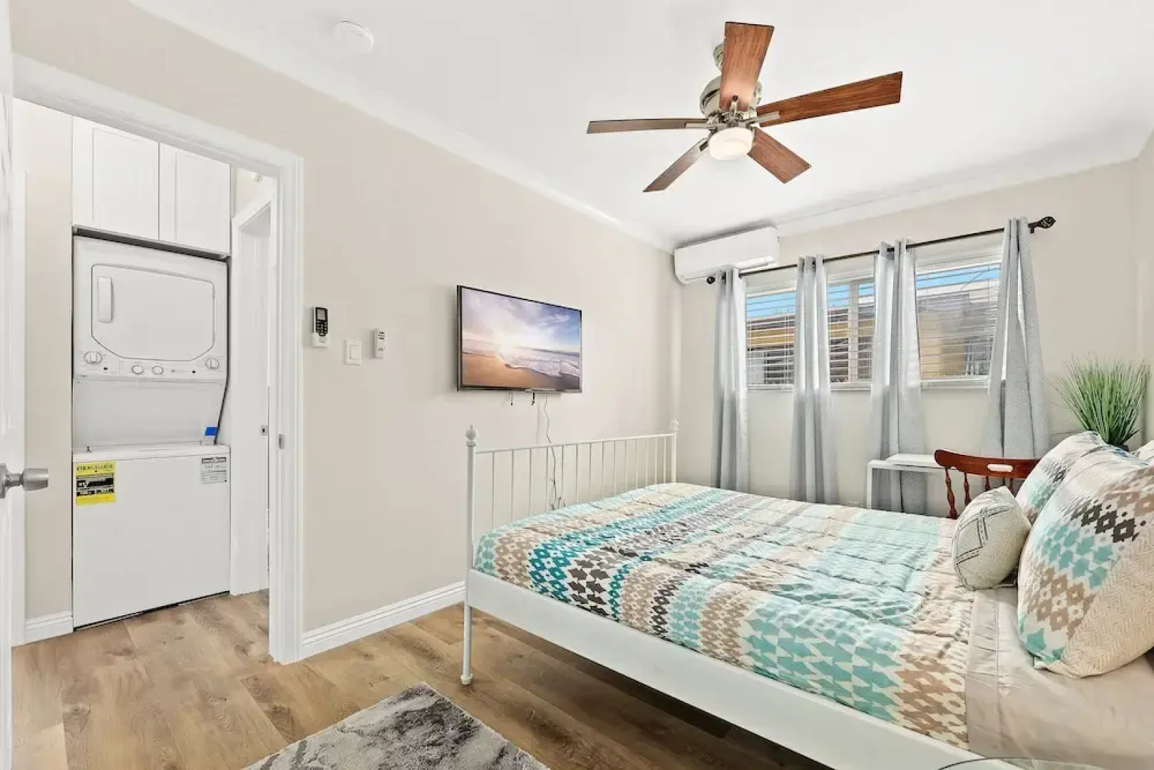 Bright&Cozy Getaway 10min to Downtown LA
