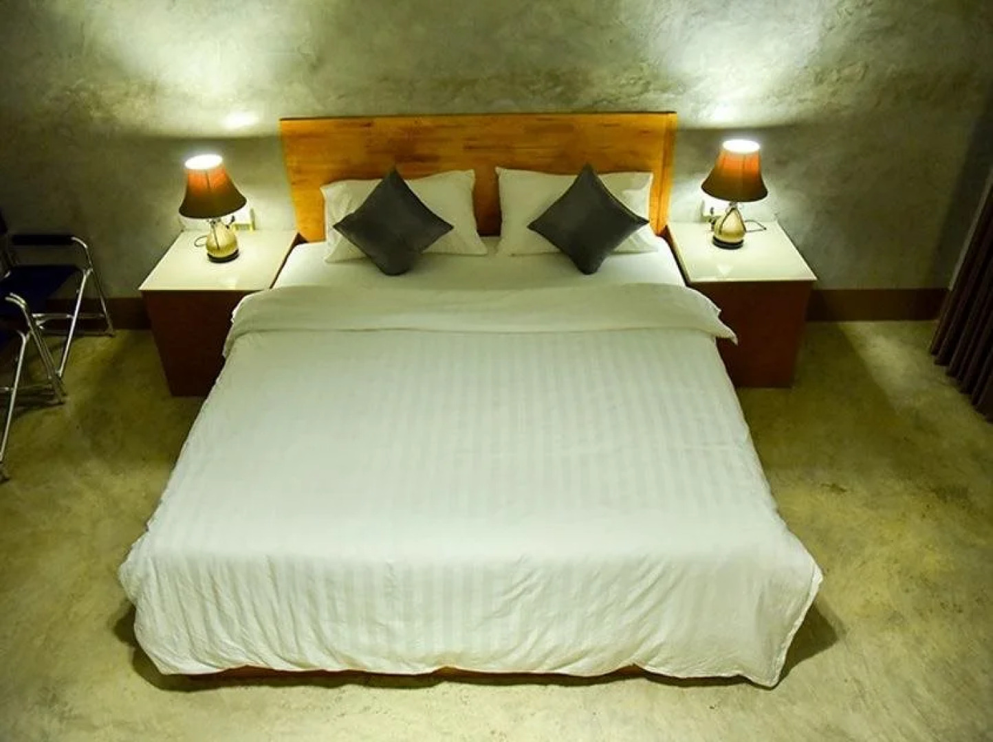 Baan See See Moutain View