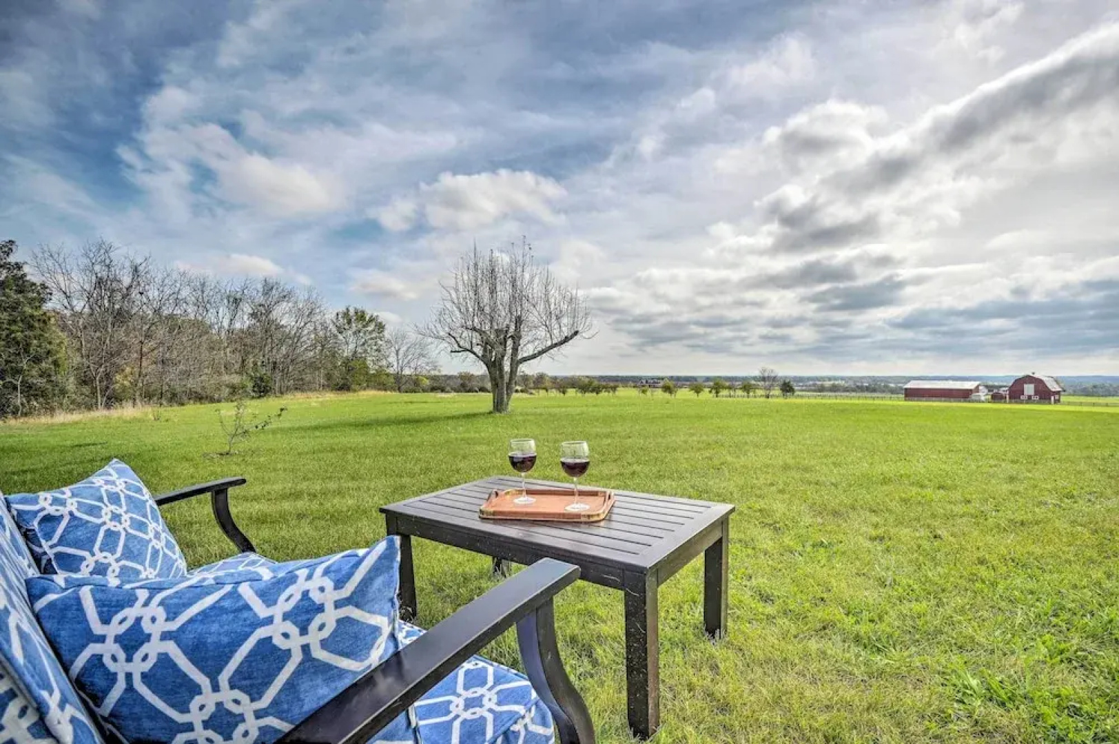 The MD / PA Line Retreat: Scenic Country Getaway!