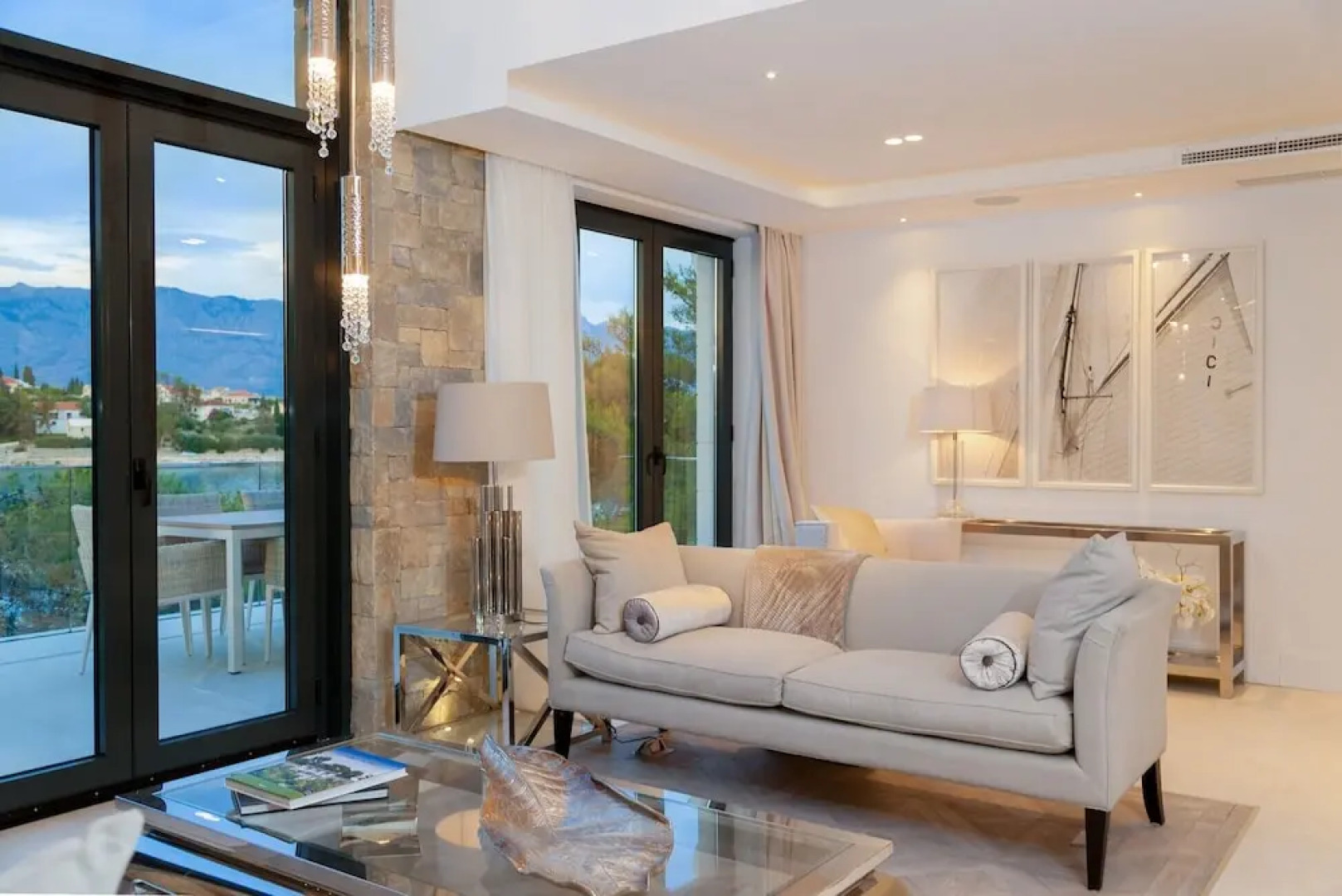 Luxury Villa Silent with Infinity Pool