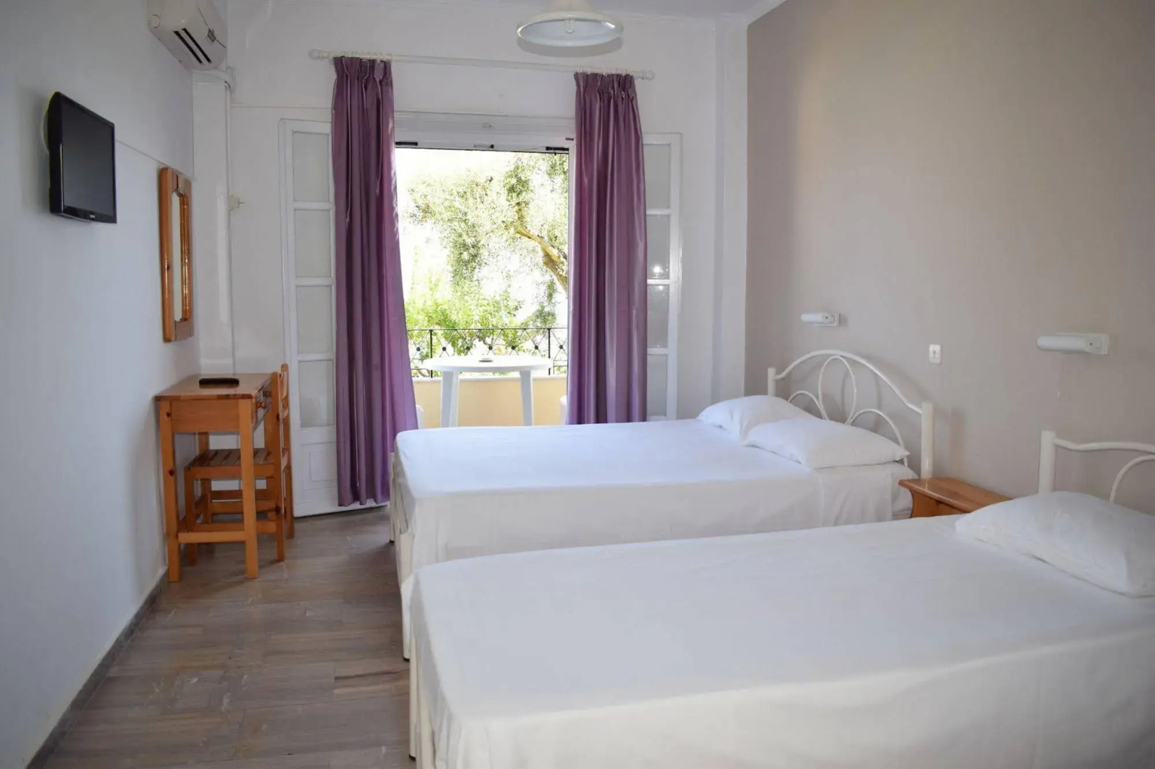 Rising Sun Apartments & Studios