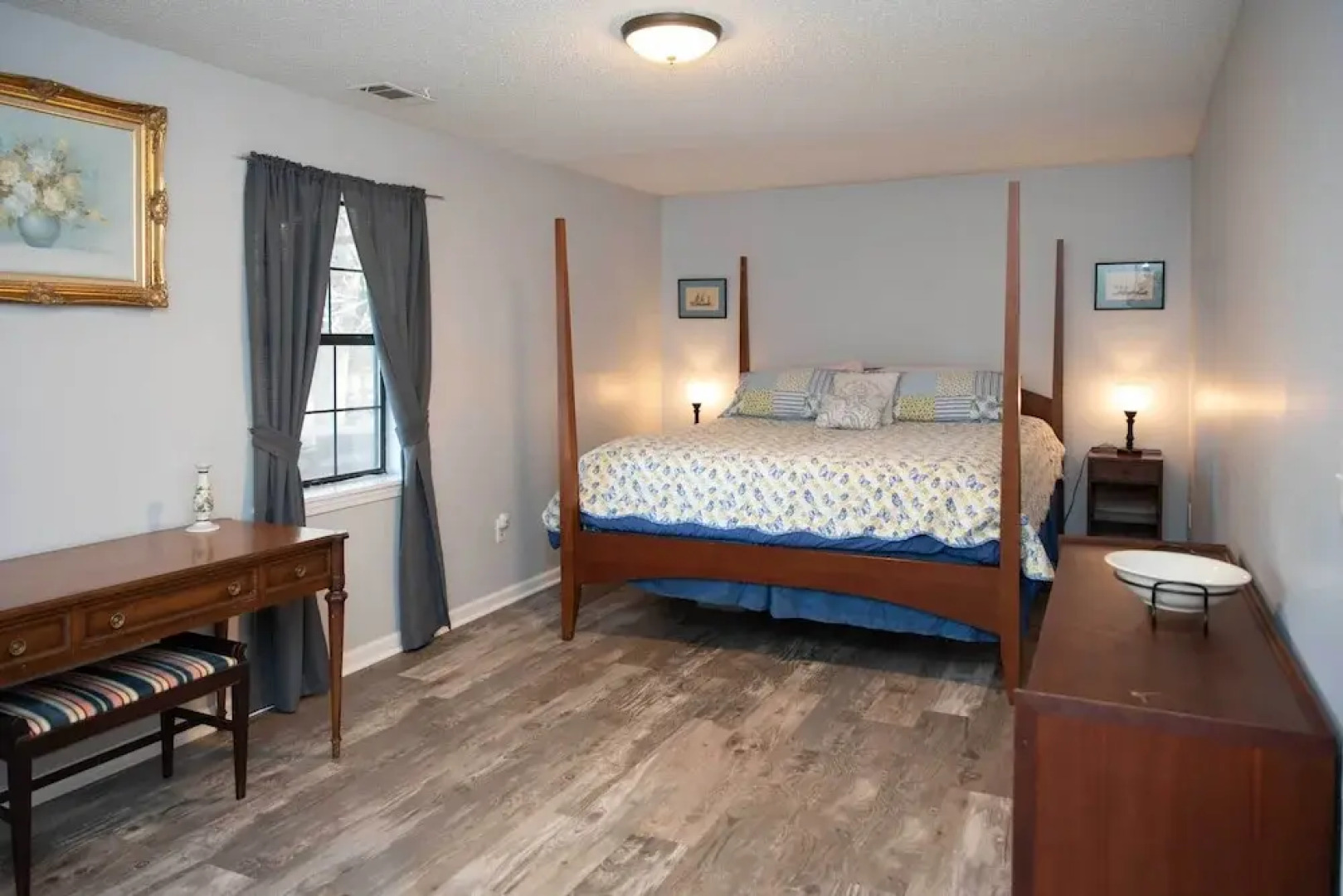 Lakefront Cottage w/ Private Hot Tub!