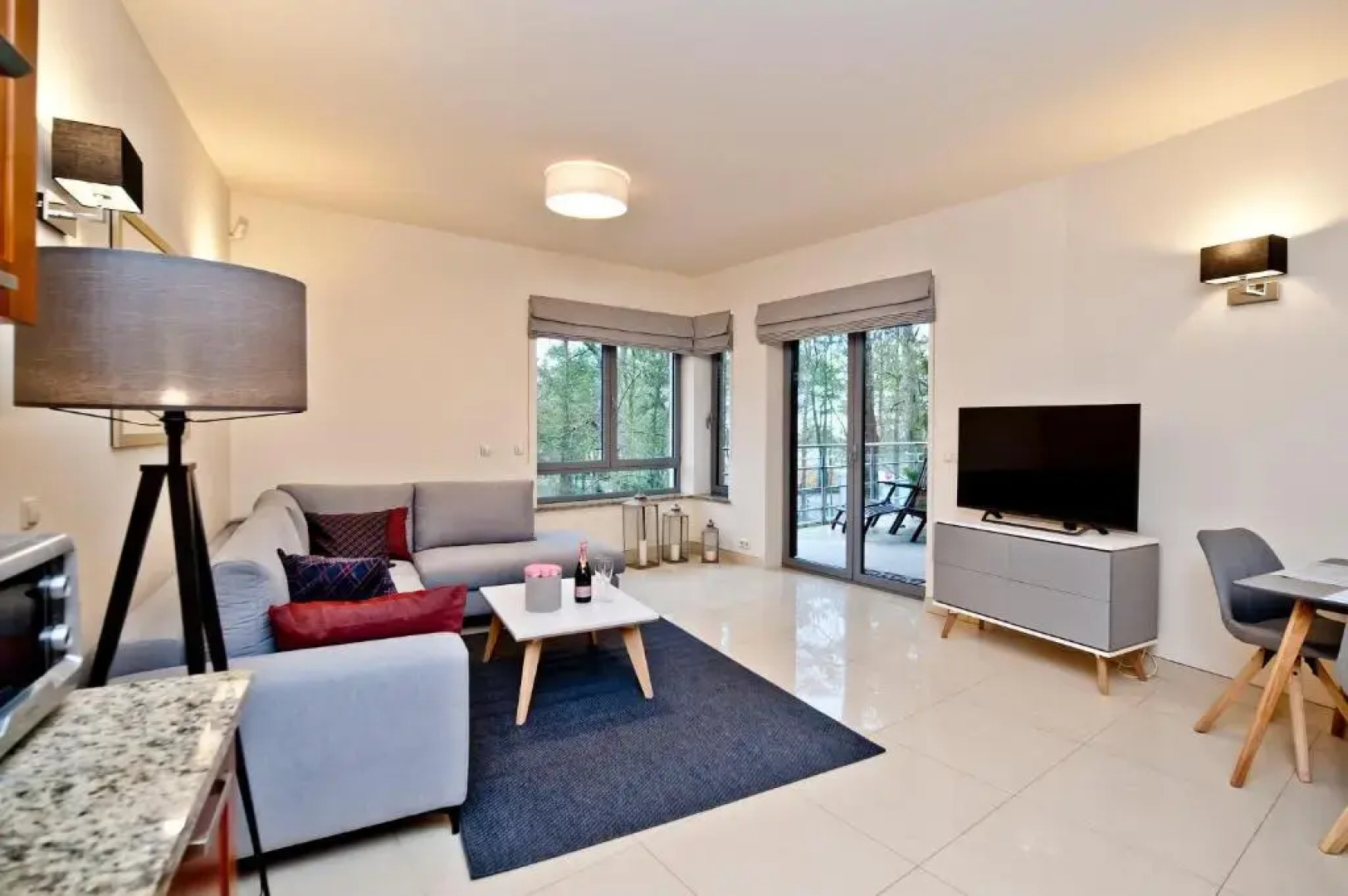 Willa Tamara BlueApart Jurata