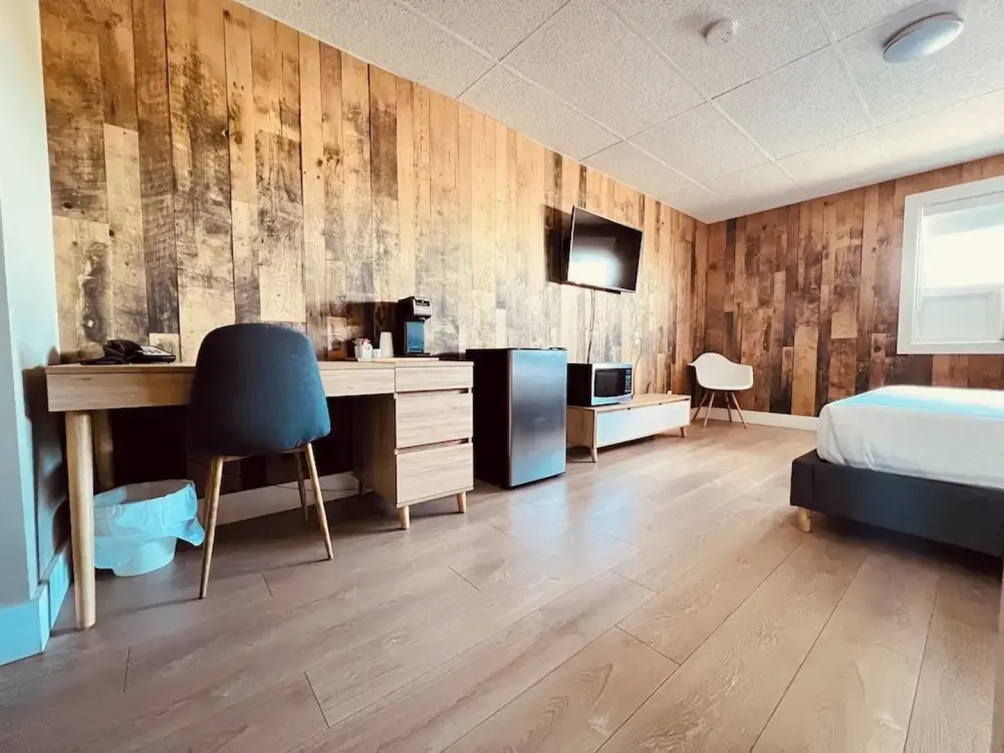 Camrose LeChateau Hotel