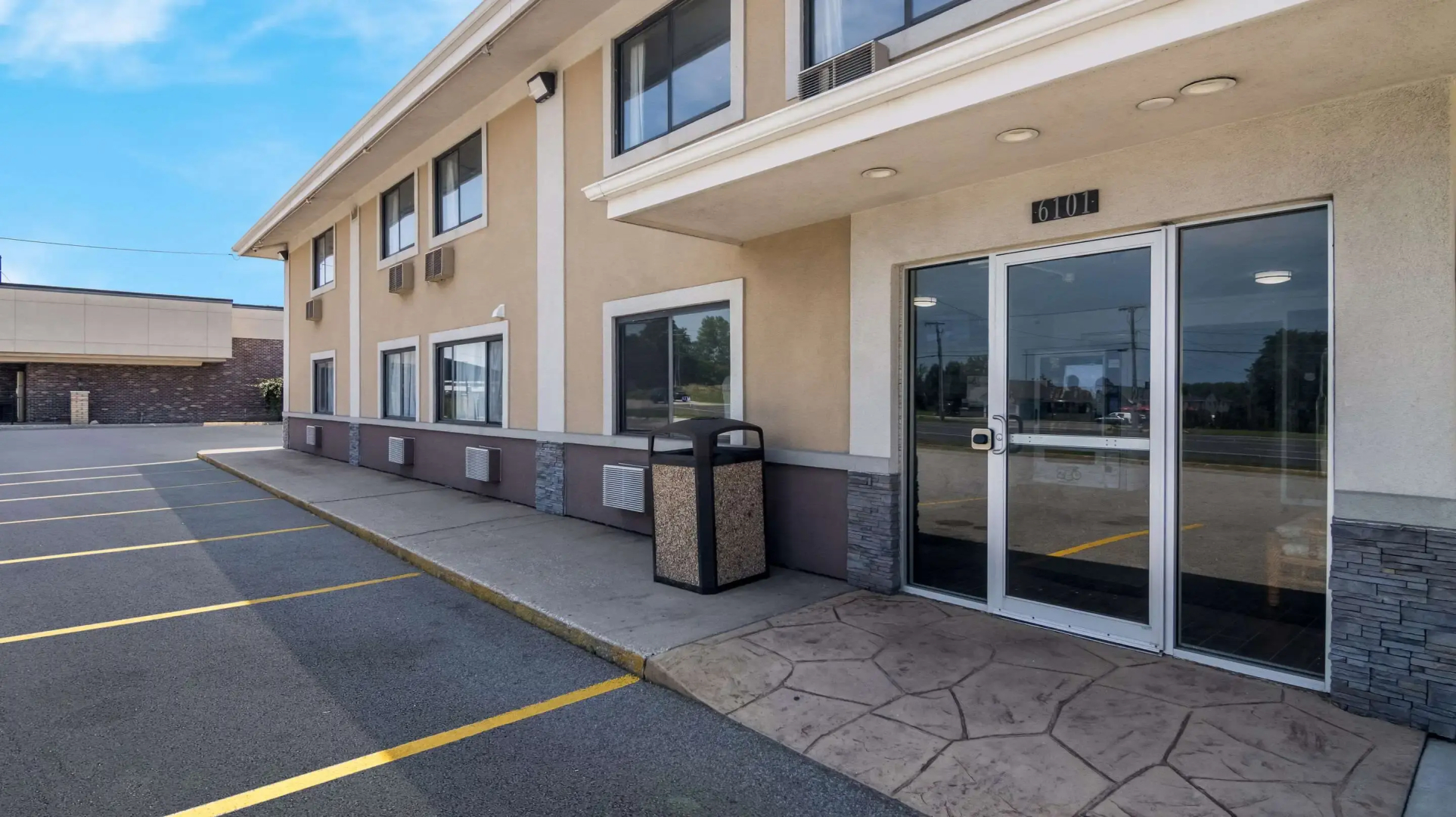 Econo Lodge Portage