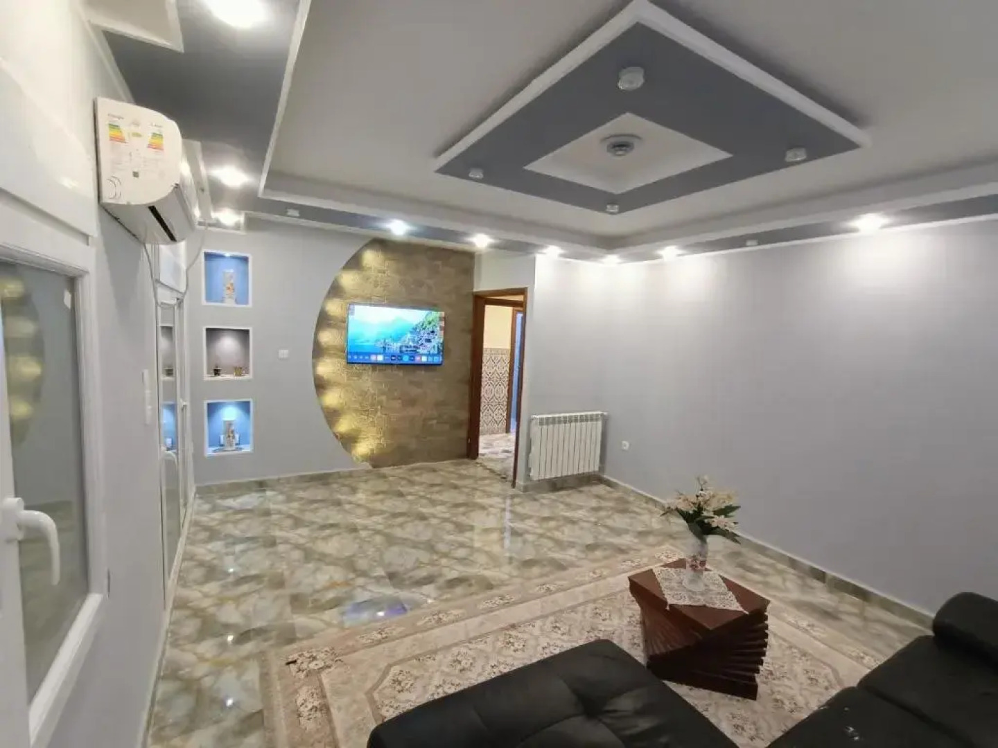 Akid Lotfi En Face Hôtel Méridienne Oran