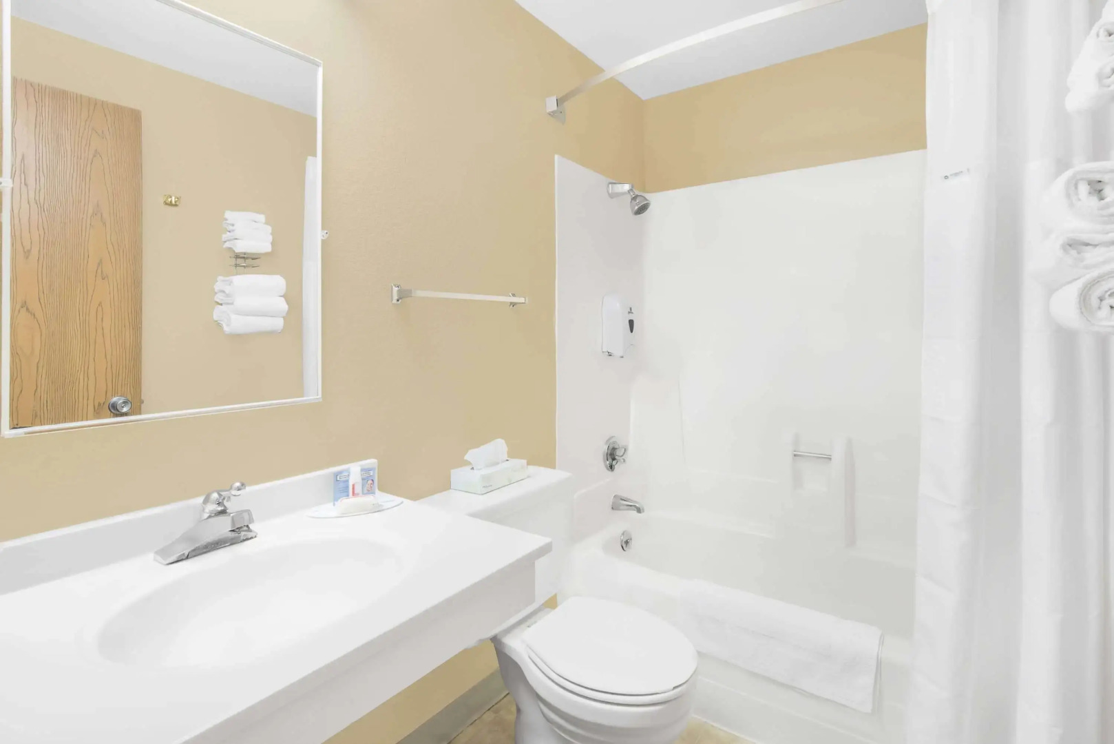 Super 8 by Wyndham Watertown