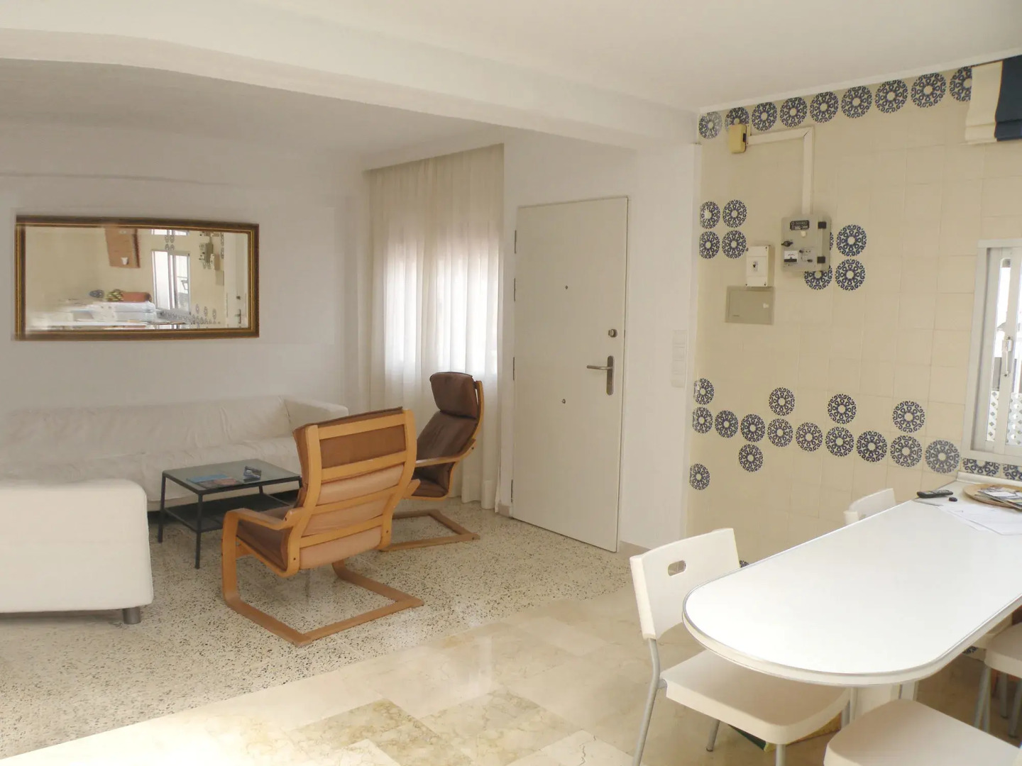 Apartamentos Turisticos La Mundial