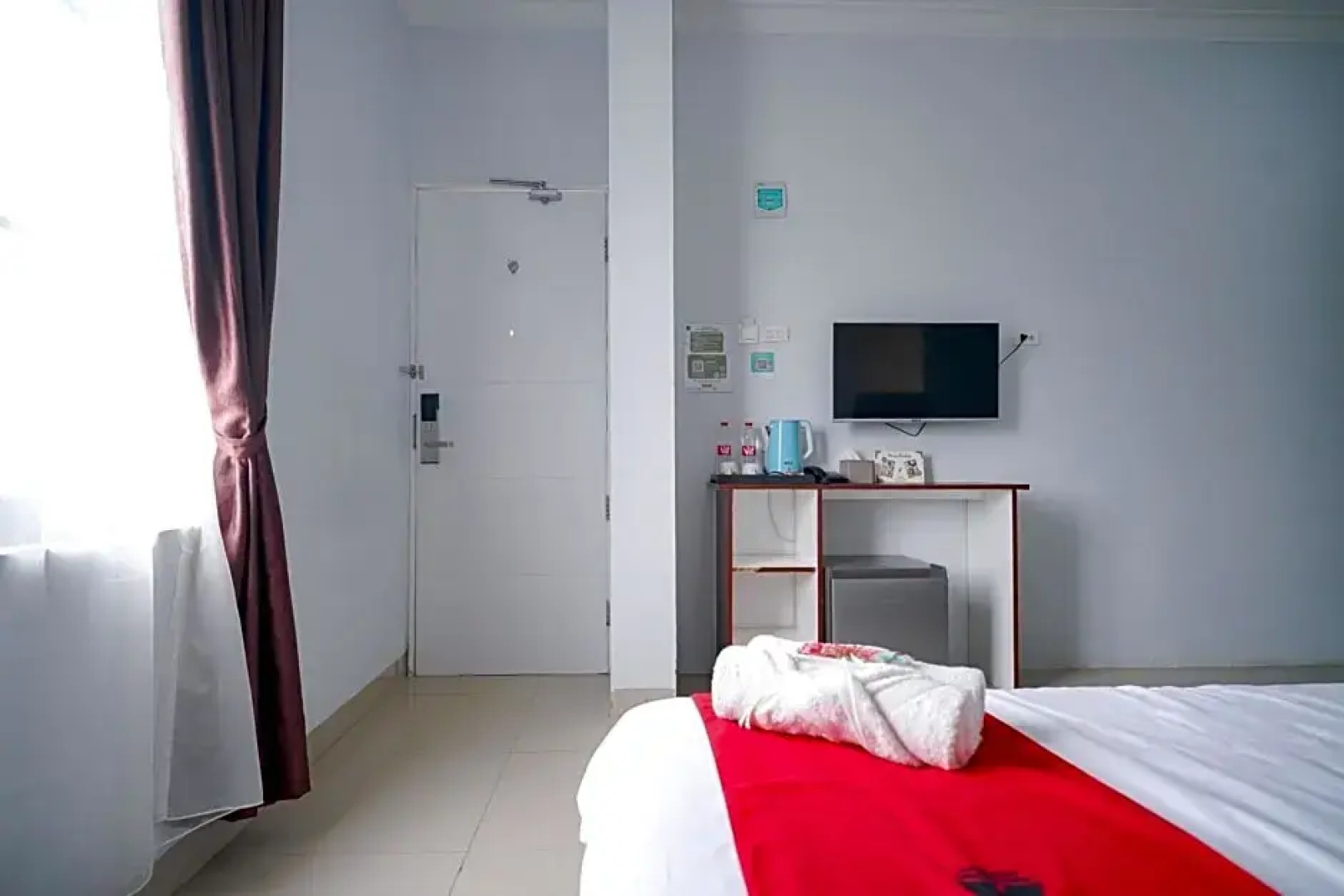 RedDoorz Premium @ Raja Hostel Syariah Lampung