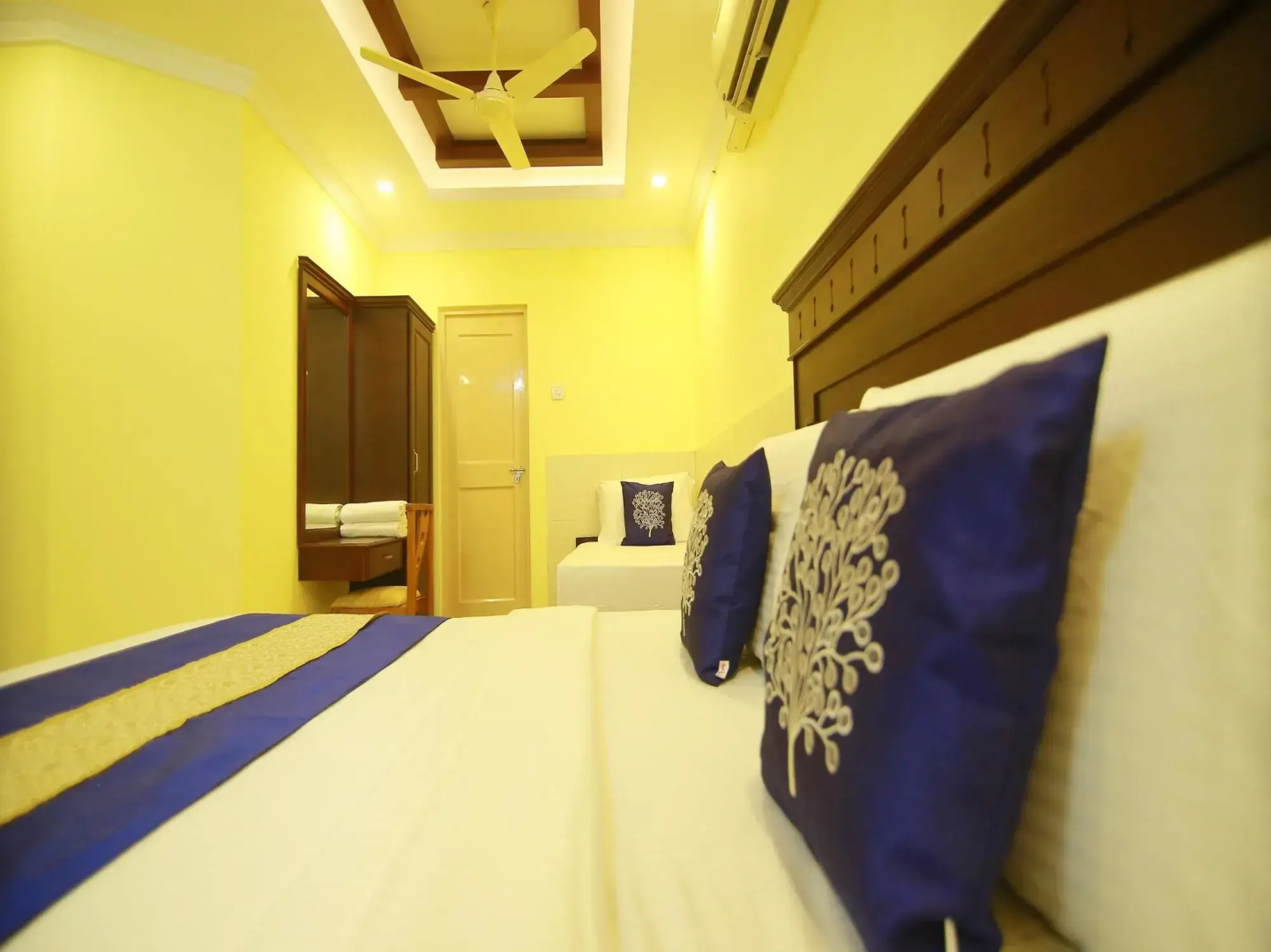 OYO 5643 Hotel Malabar Plaza
