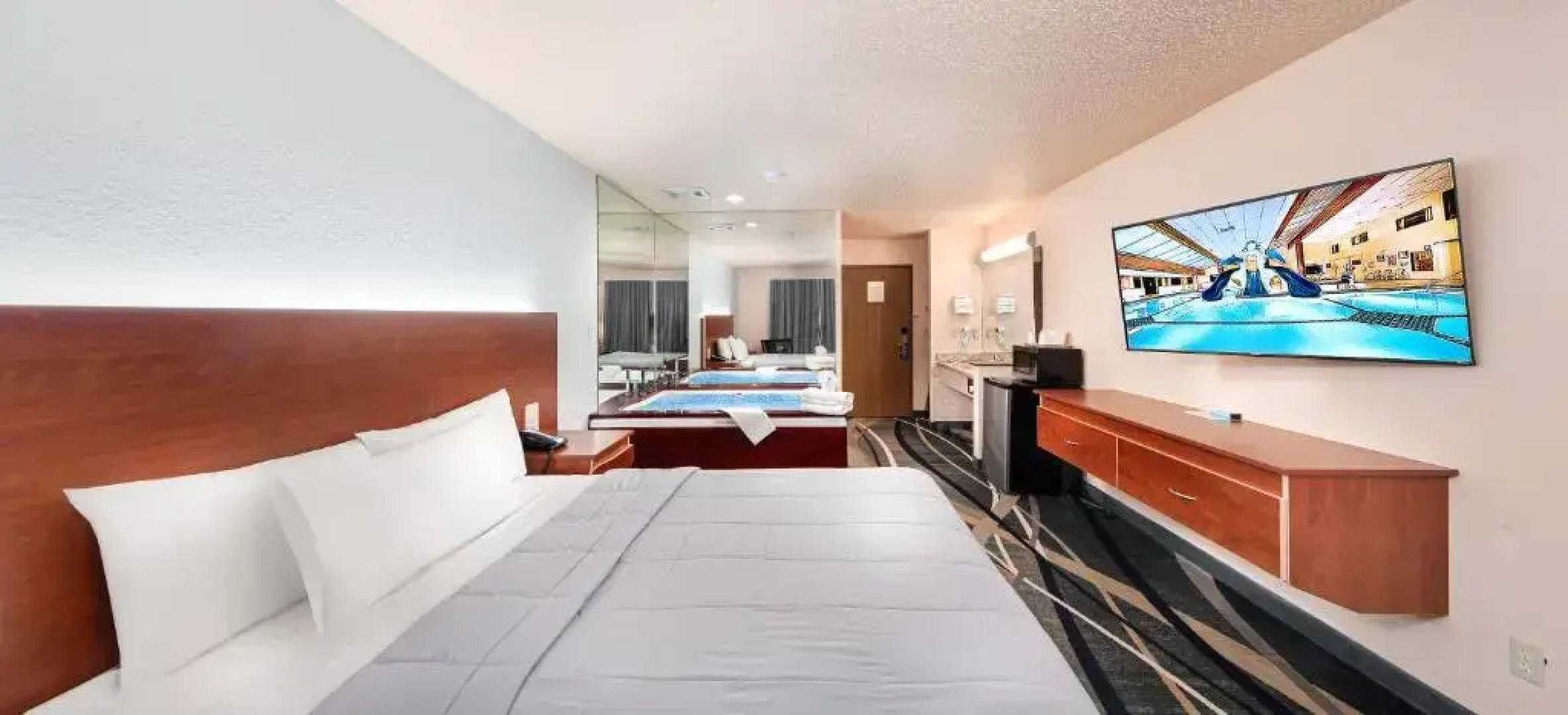 Grand Marquis Waterpark Hotel & Suites