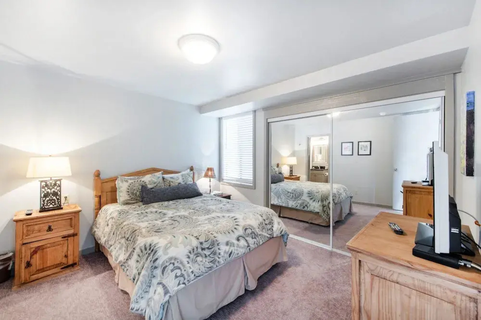 Three Kings Condo Near the Lifts by RedAwning