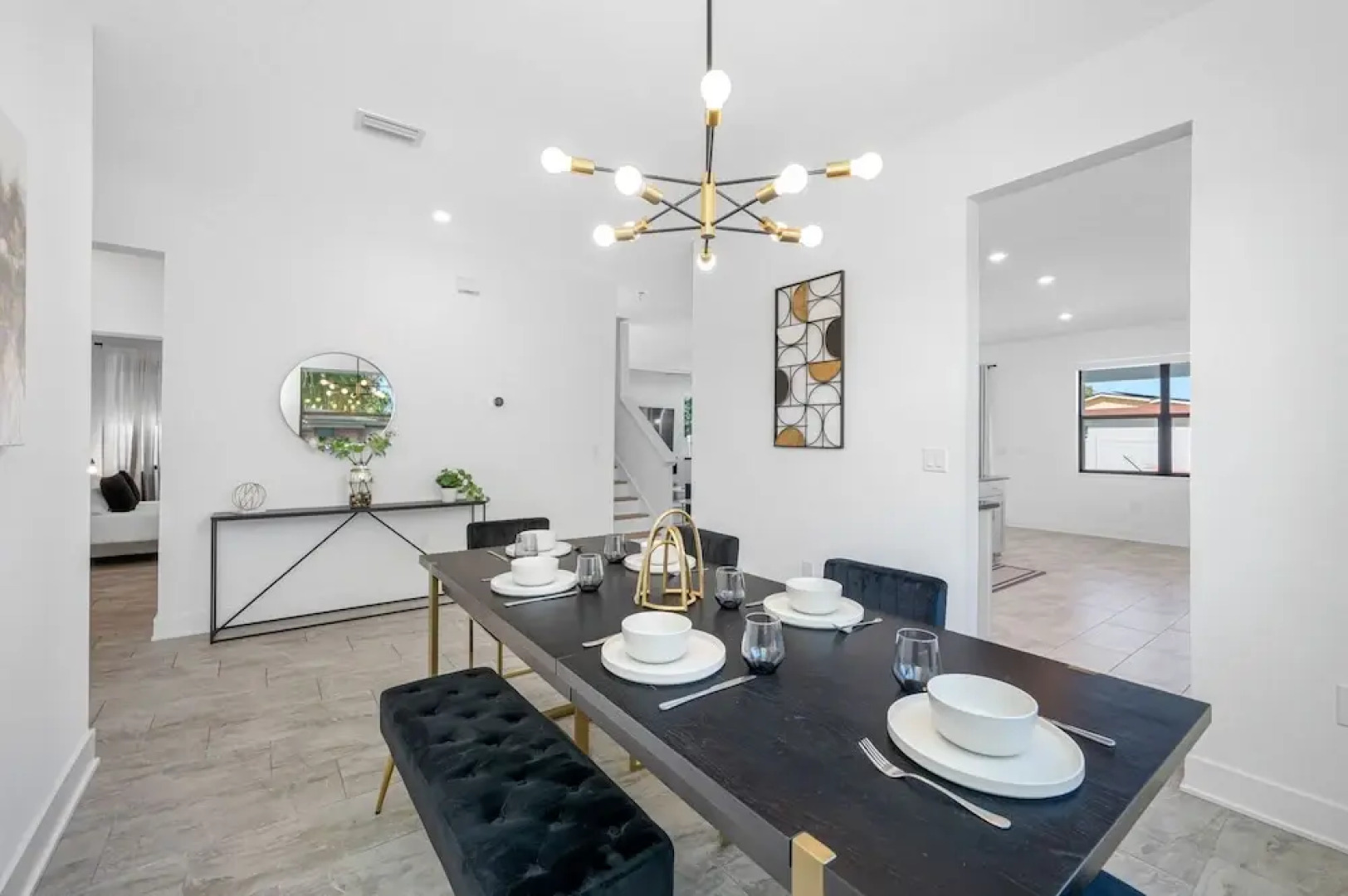 Luxury Modern Villa w/ Pool, Jacuzzi & Amenities!