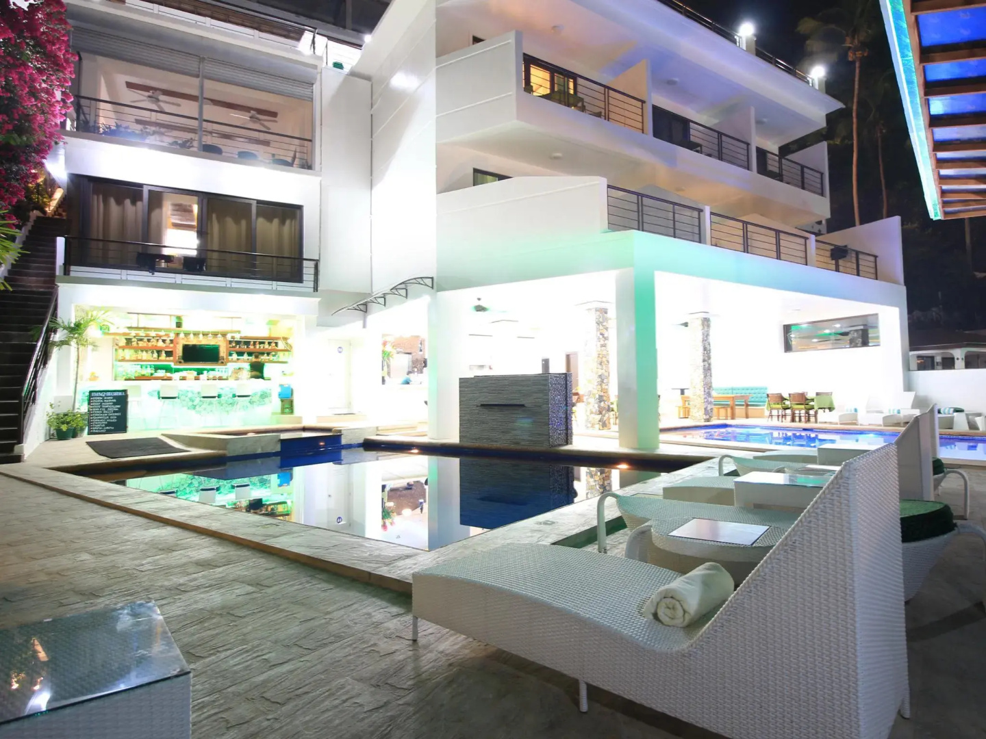 Manarra Seaview Resort