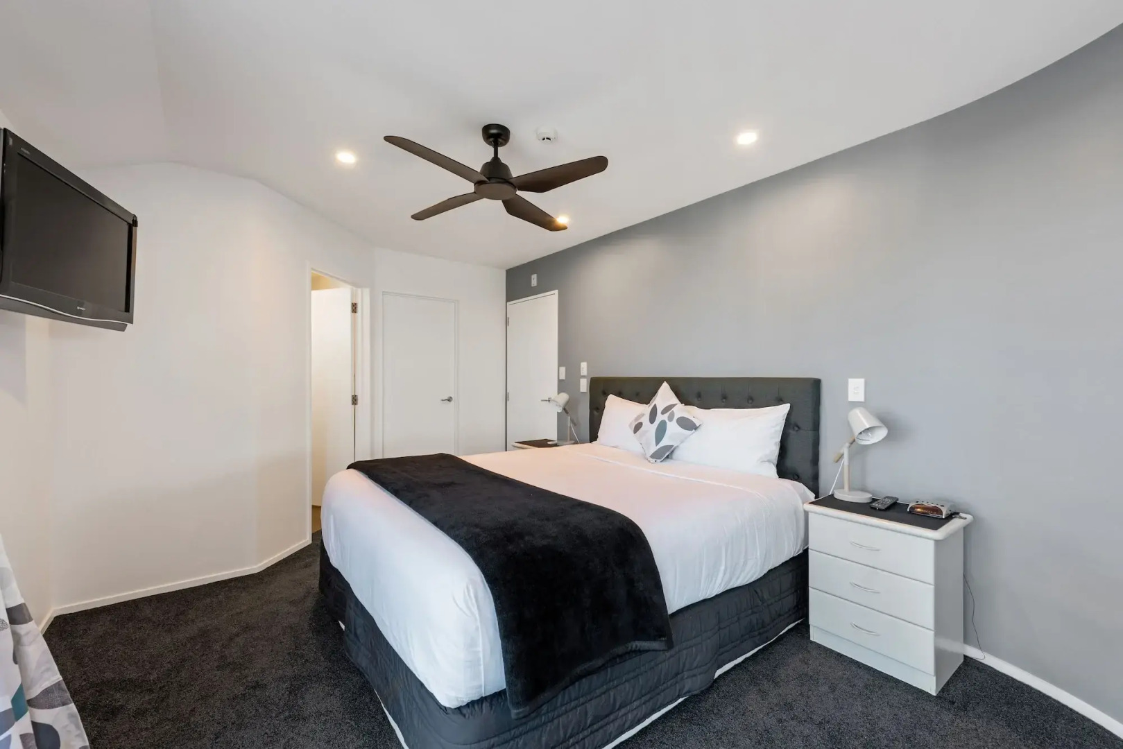 The Pavilions Beachfront Apartments