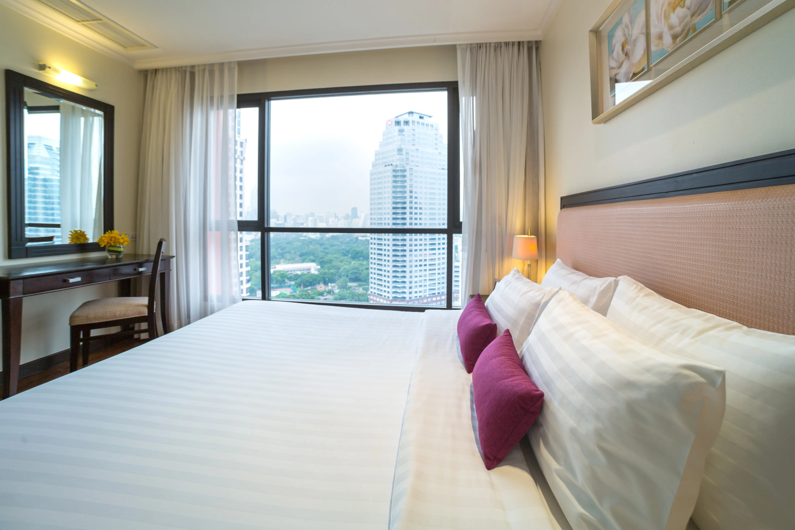Bandara Silom Suites