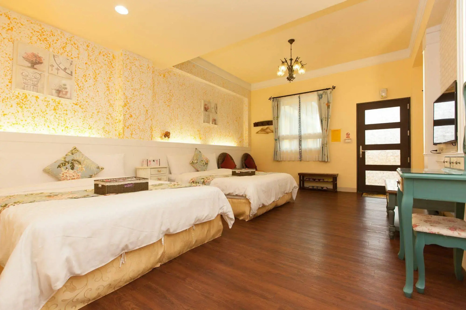 The Anderson Manor Hotel