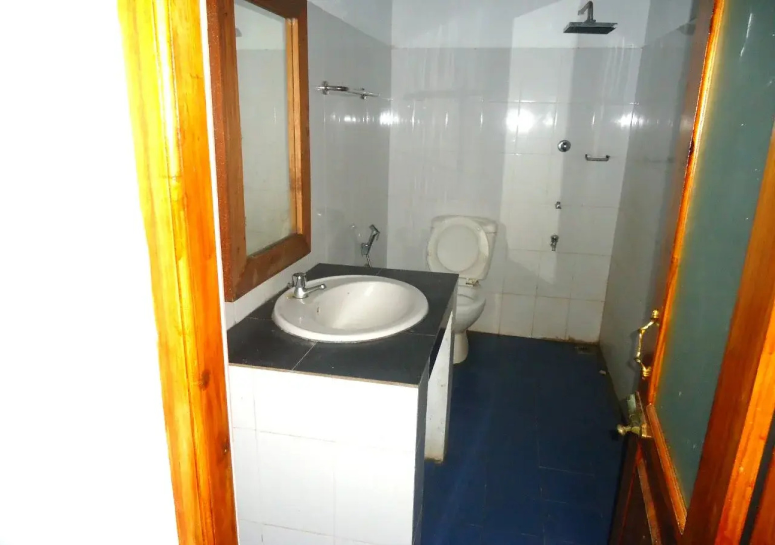 Mothers Elephant Safari Hotel