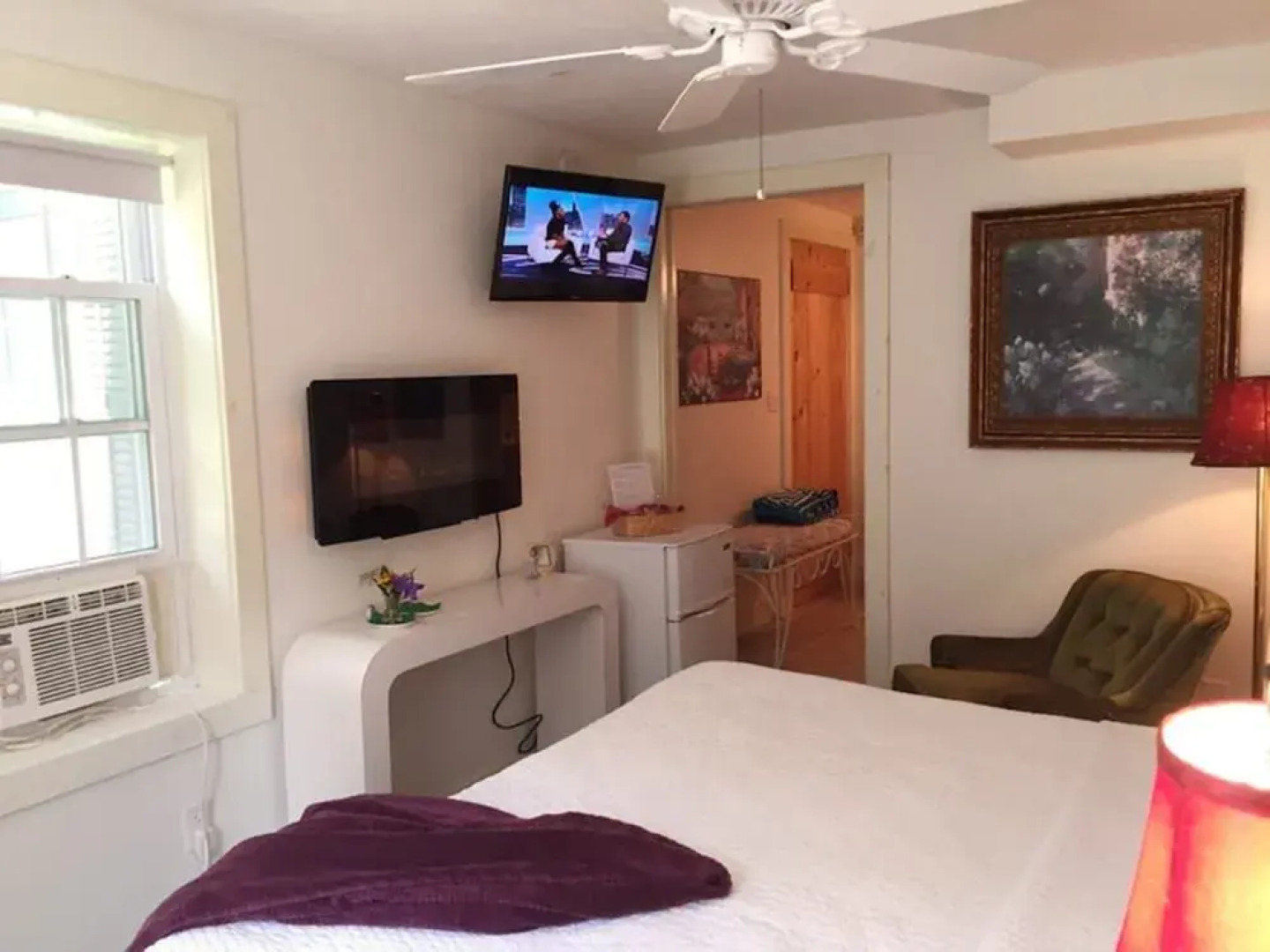 18 Vine Inn & Carriage House