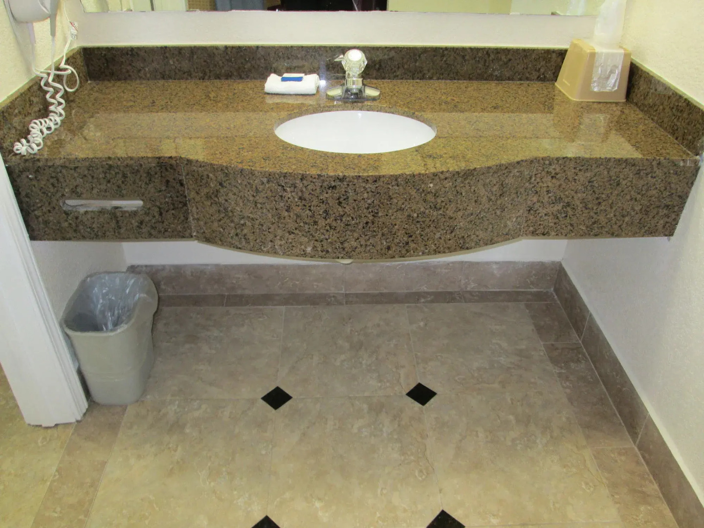 Regency Inn Near Boardwalk & Hurlburt Field