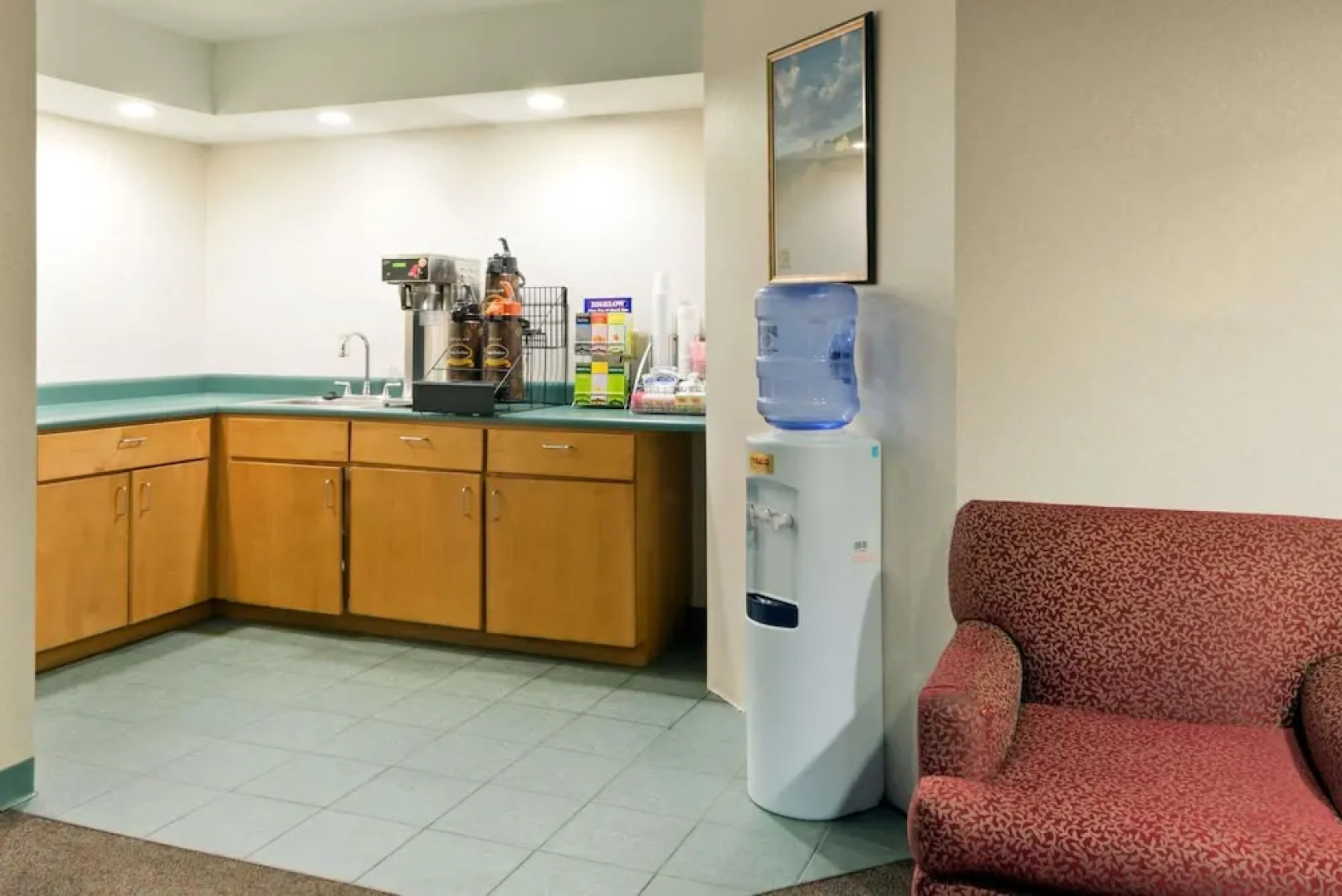 Super 8 White River Junction