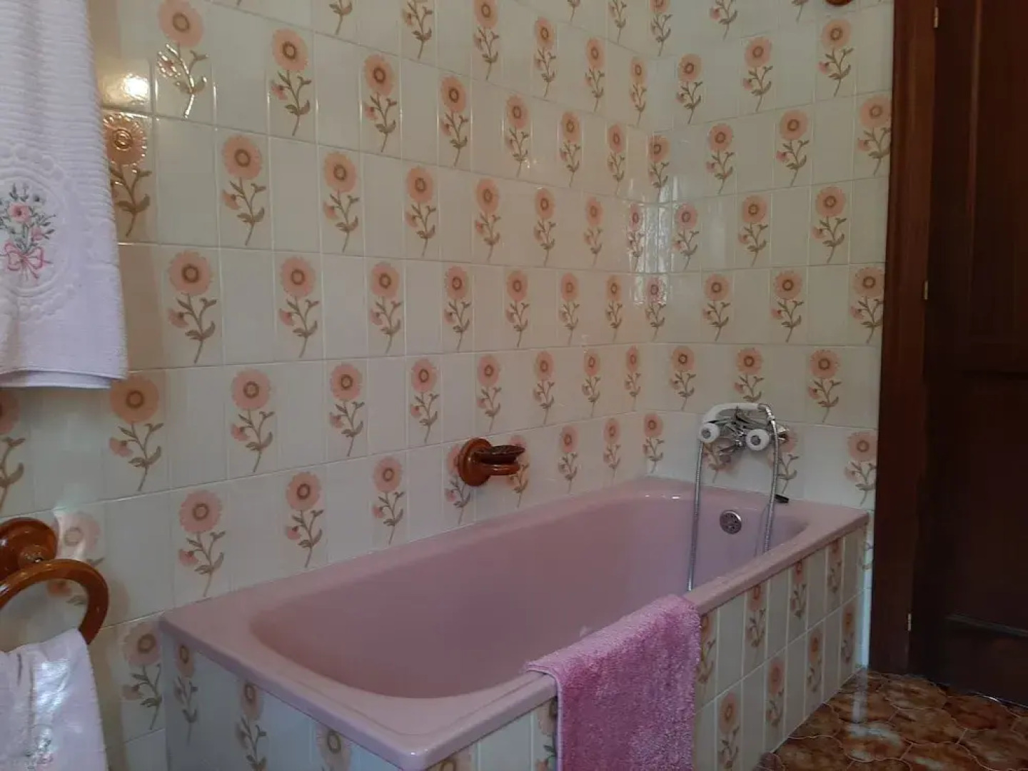 Holiday Home With Views Over the Valley & Private Pool