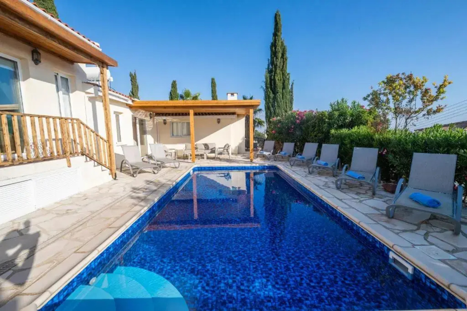 5 bed Villa in Tala, Pool & Panoramic Sea view