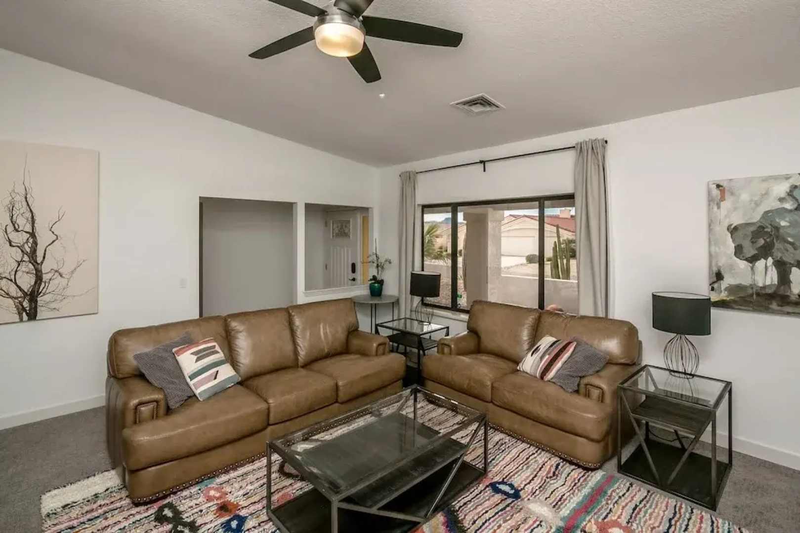 690 Avenida Laredo