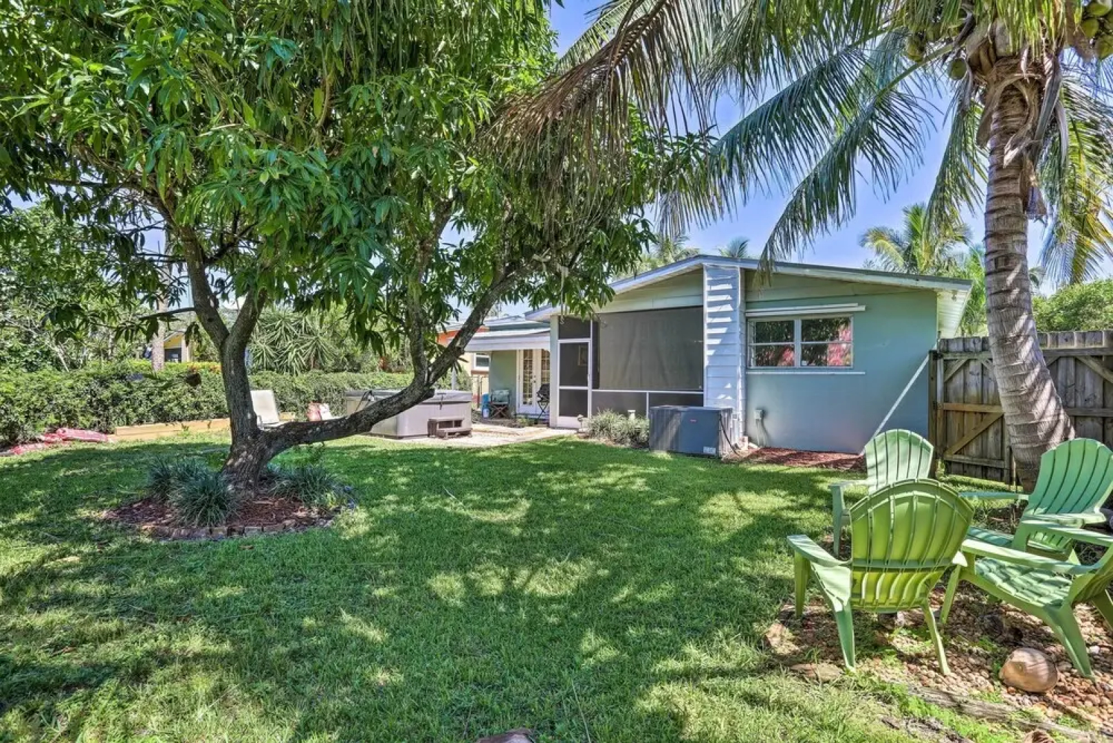 Vibrant Stuart Getaway w/ Private Hot Tub!