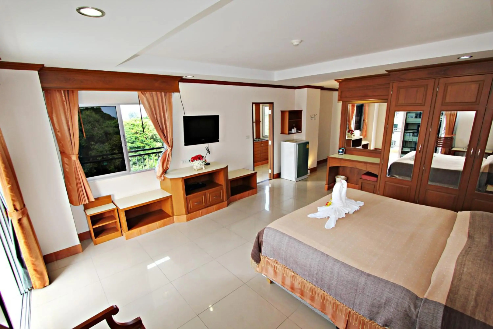 Lek Villa