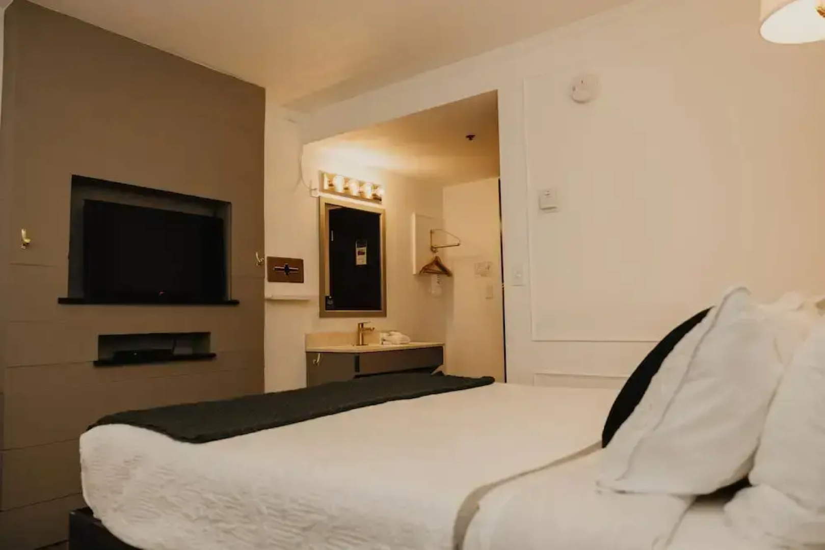 The Brooks Hotel